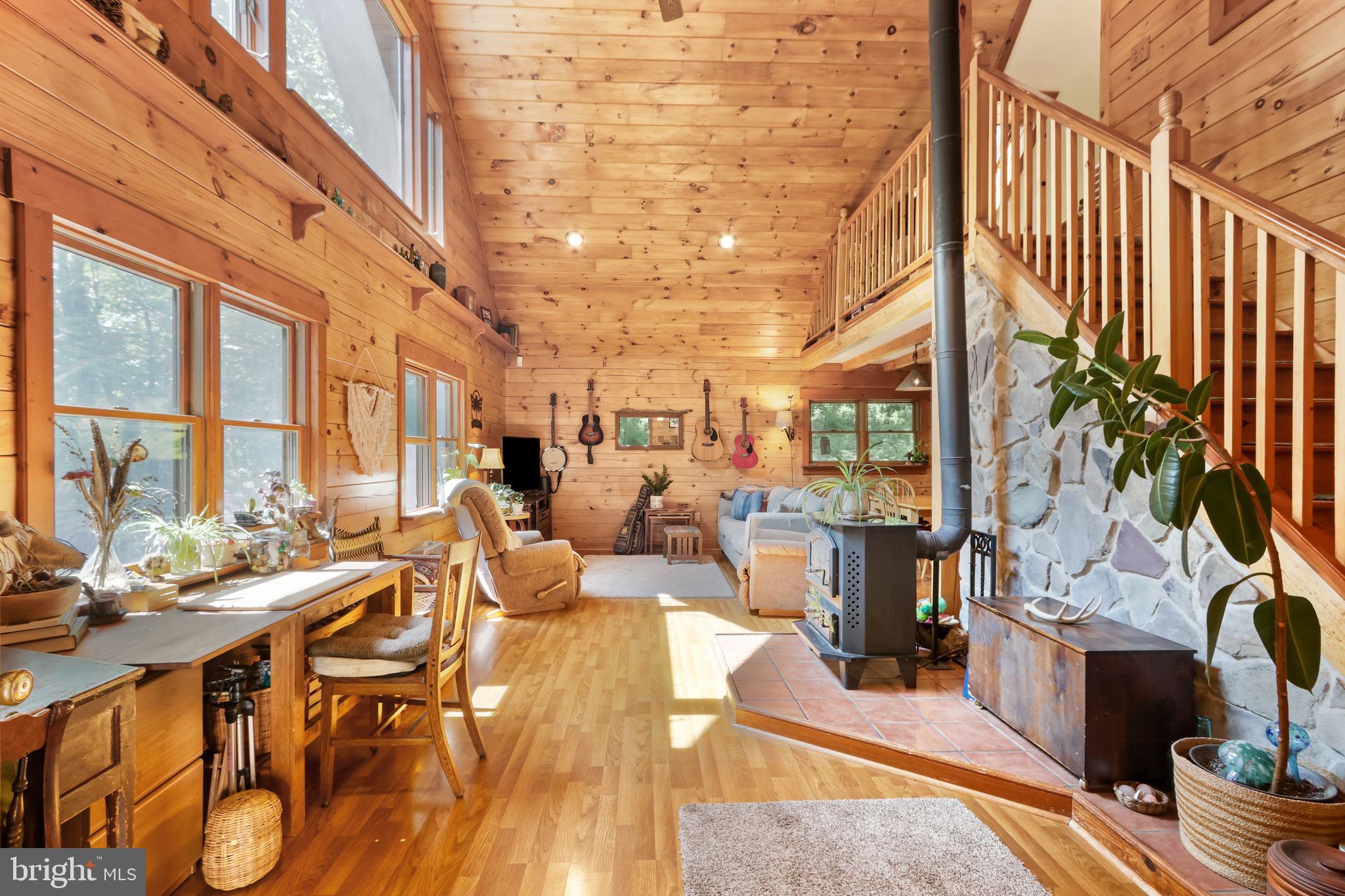 BELTZVILLE LAKE EST - Residential