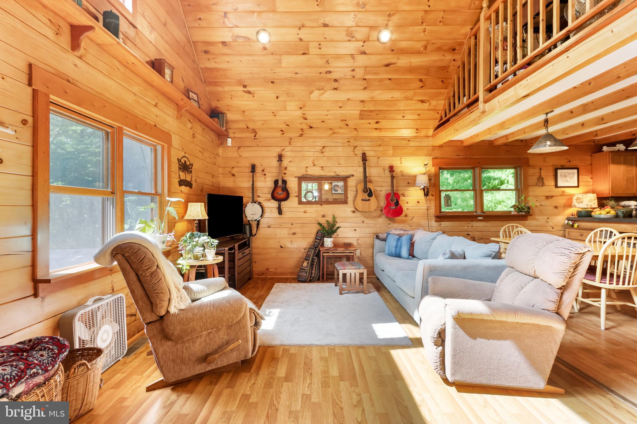 BELTZVILLE LAKE EST - Residential