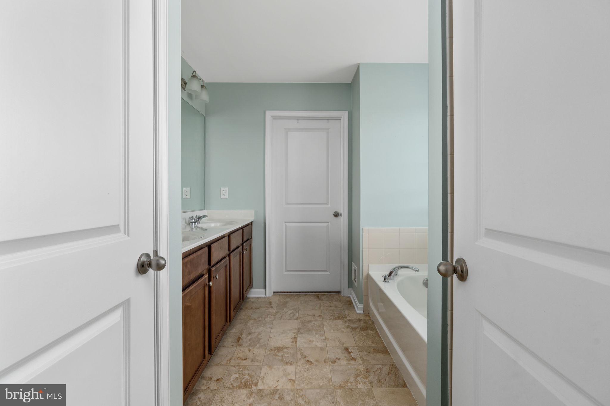 SOUTHGATE - Residential Lease