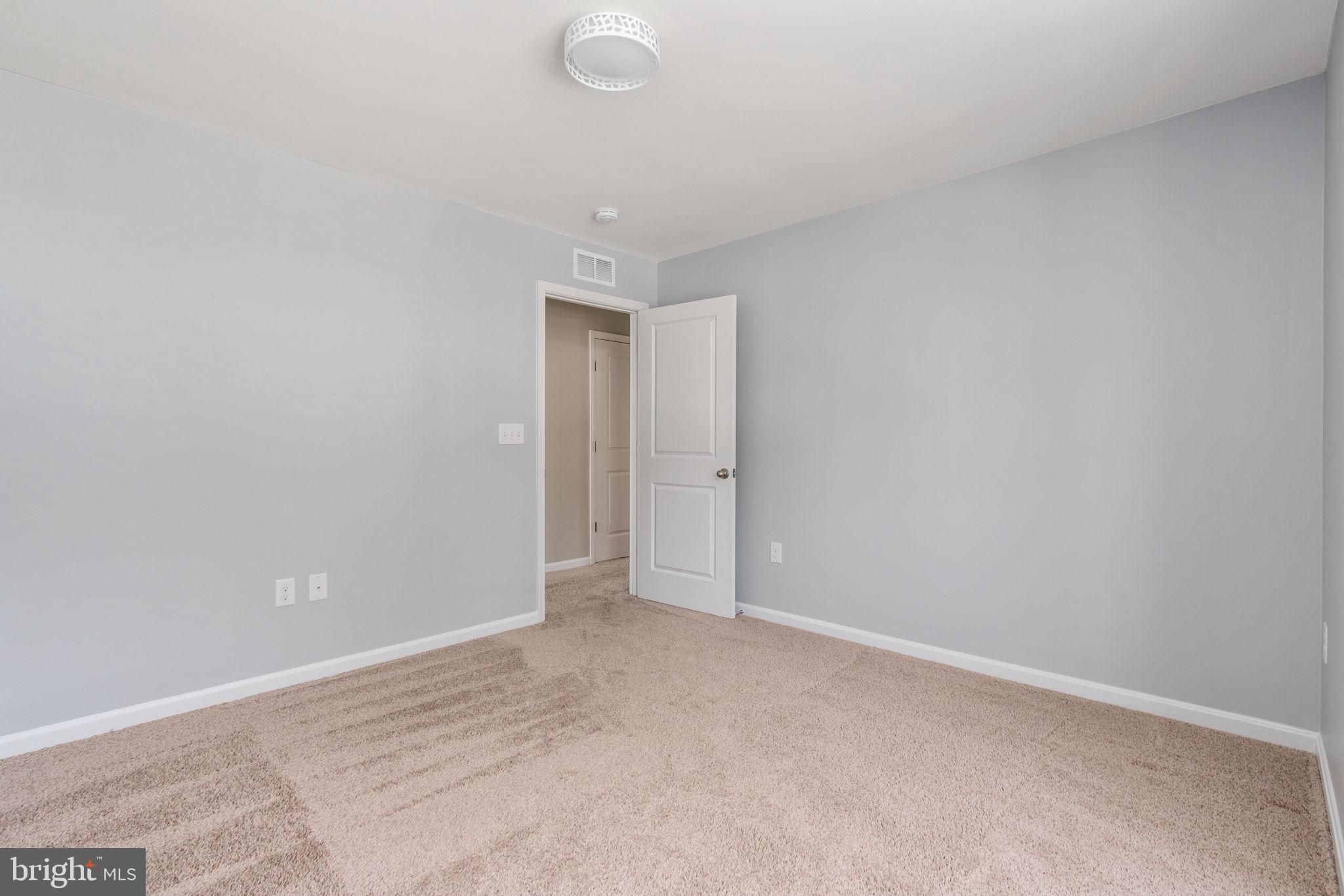 SOUTHGATE - Residential Lease