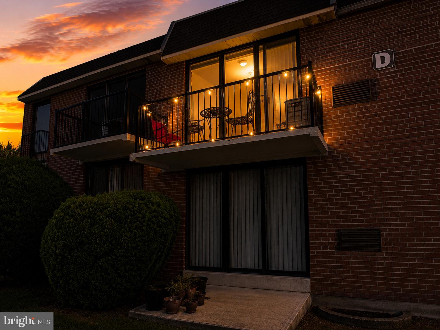 CONTEMPORARY VLG - Residential