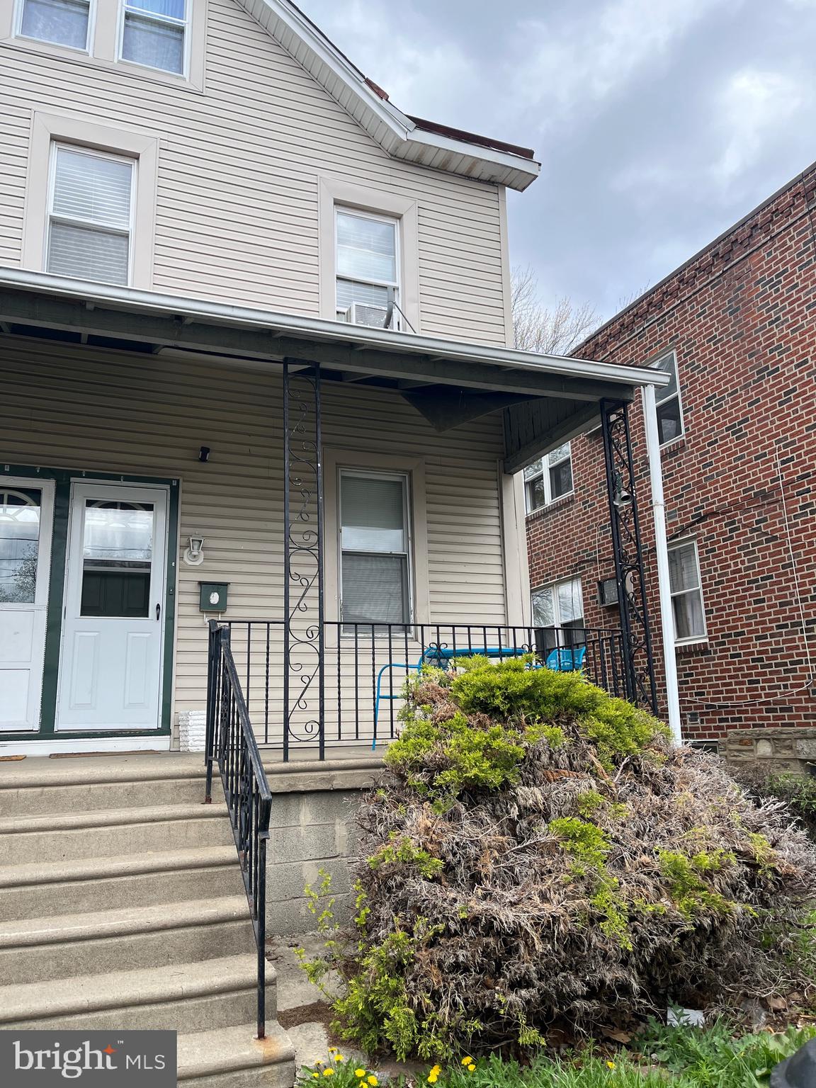 LAWNDALE - Residential Lease