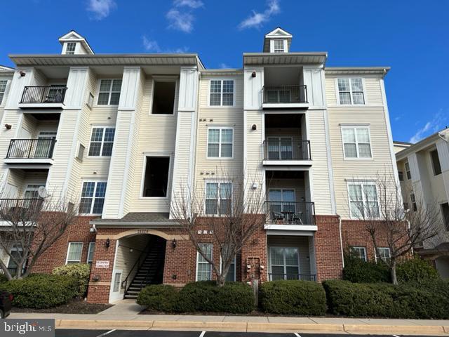 COMMONS ON POTOMAC SQUARE - Residential Lease
