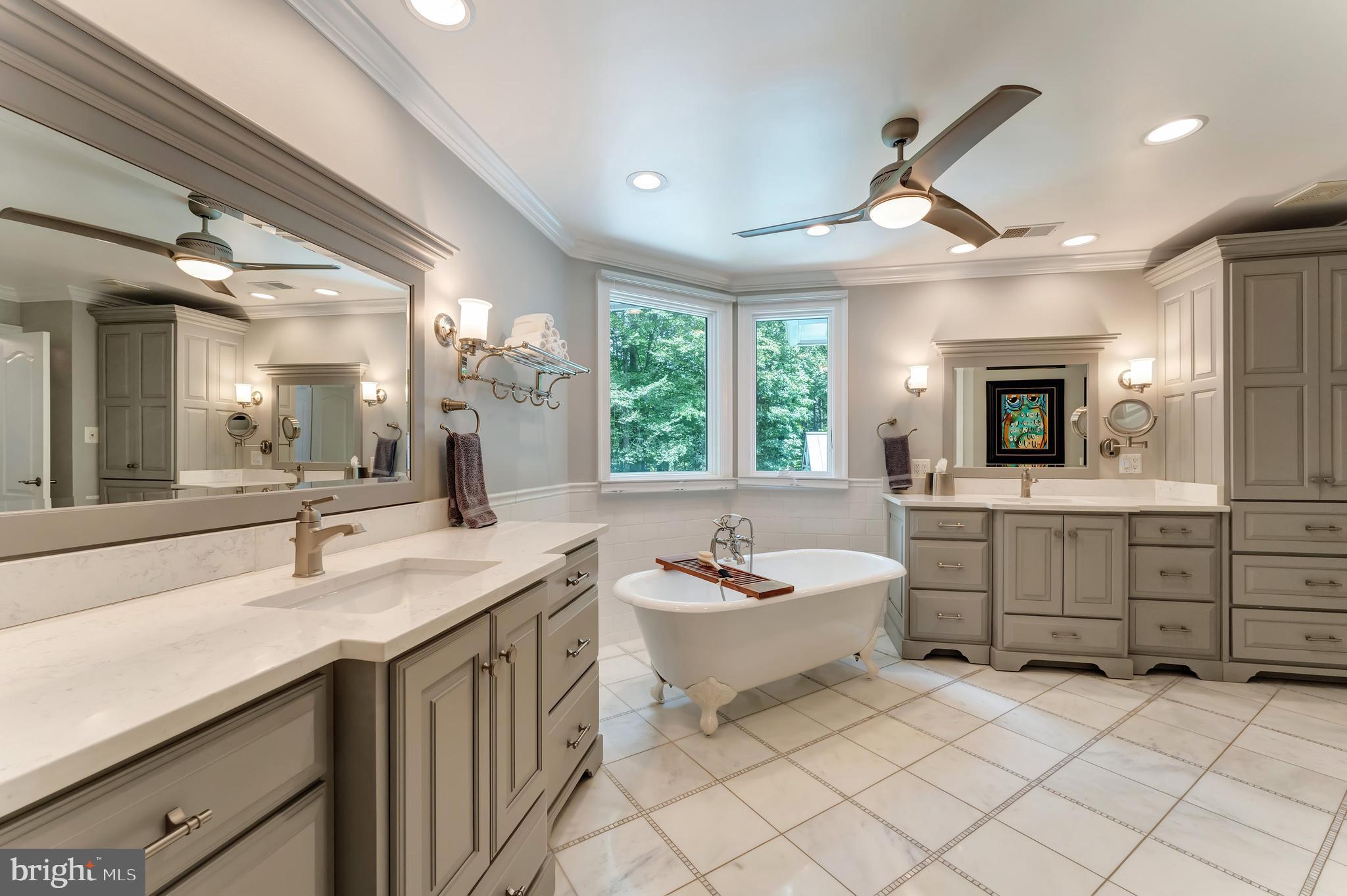 HUNTWOOD MANOR - Residential
