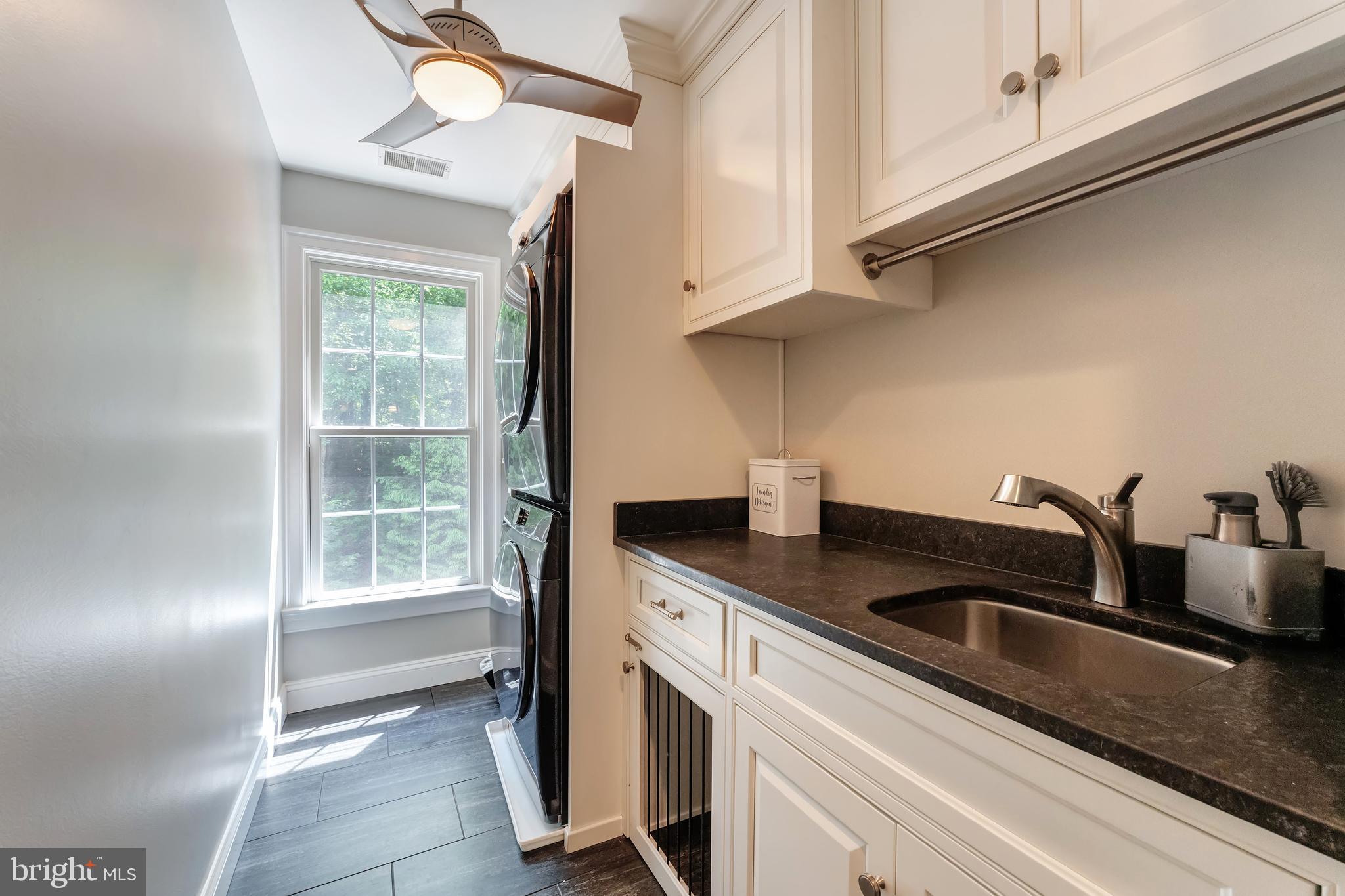 HUNTWOOD MANOR - Residential