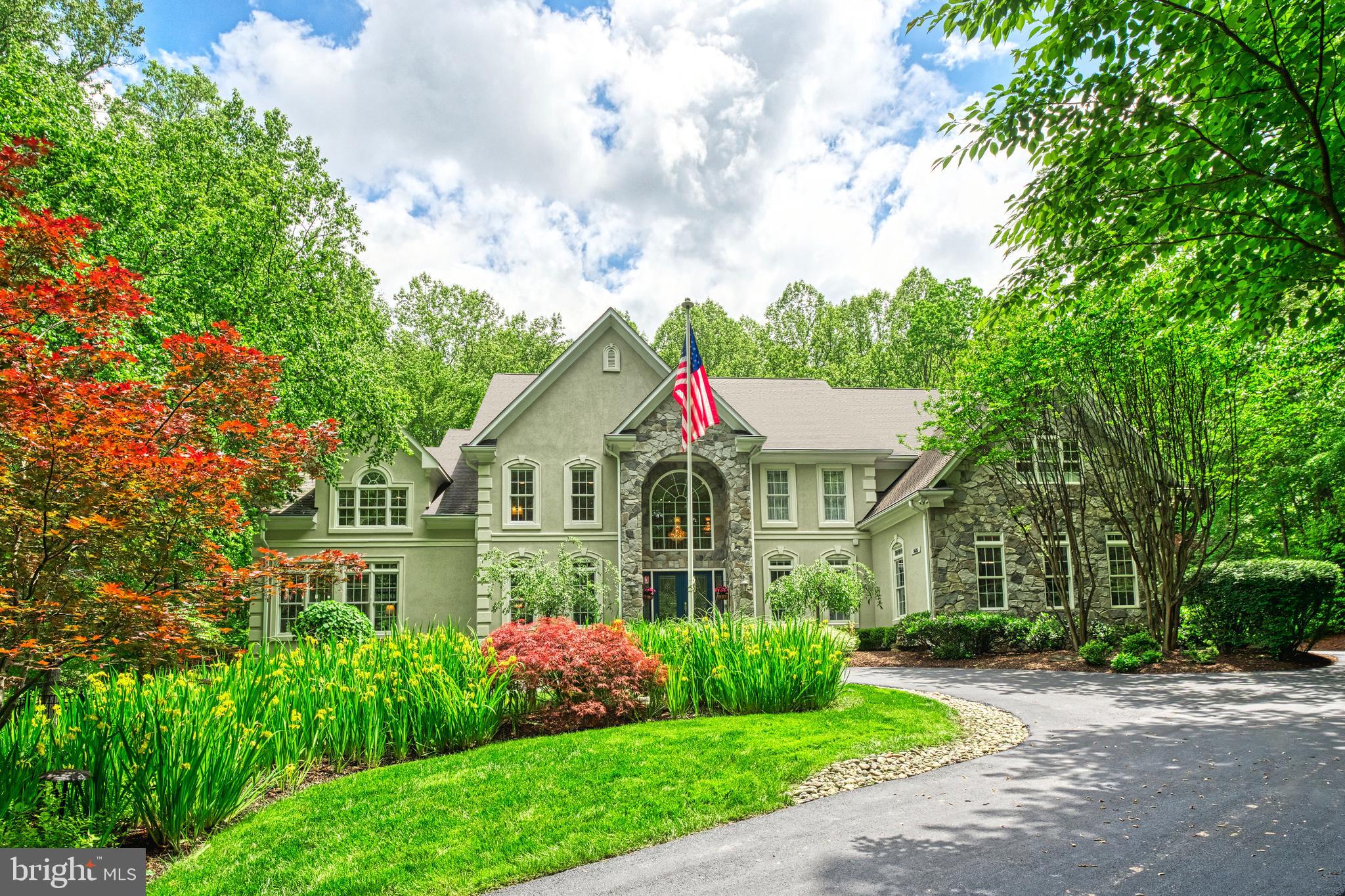 HUNTWOOD MANOR - Residential