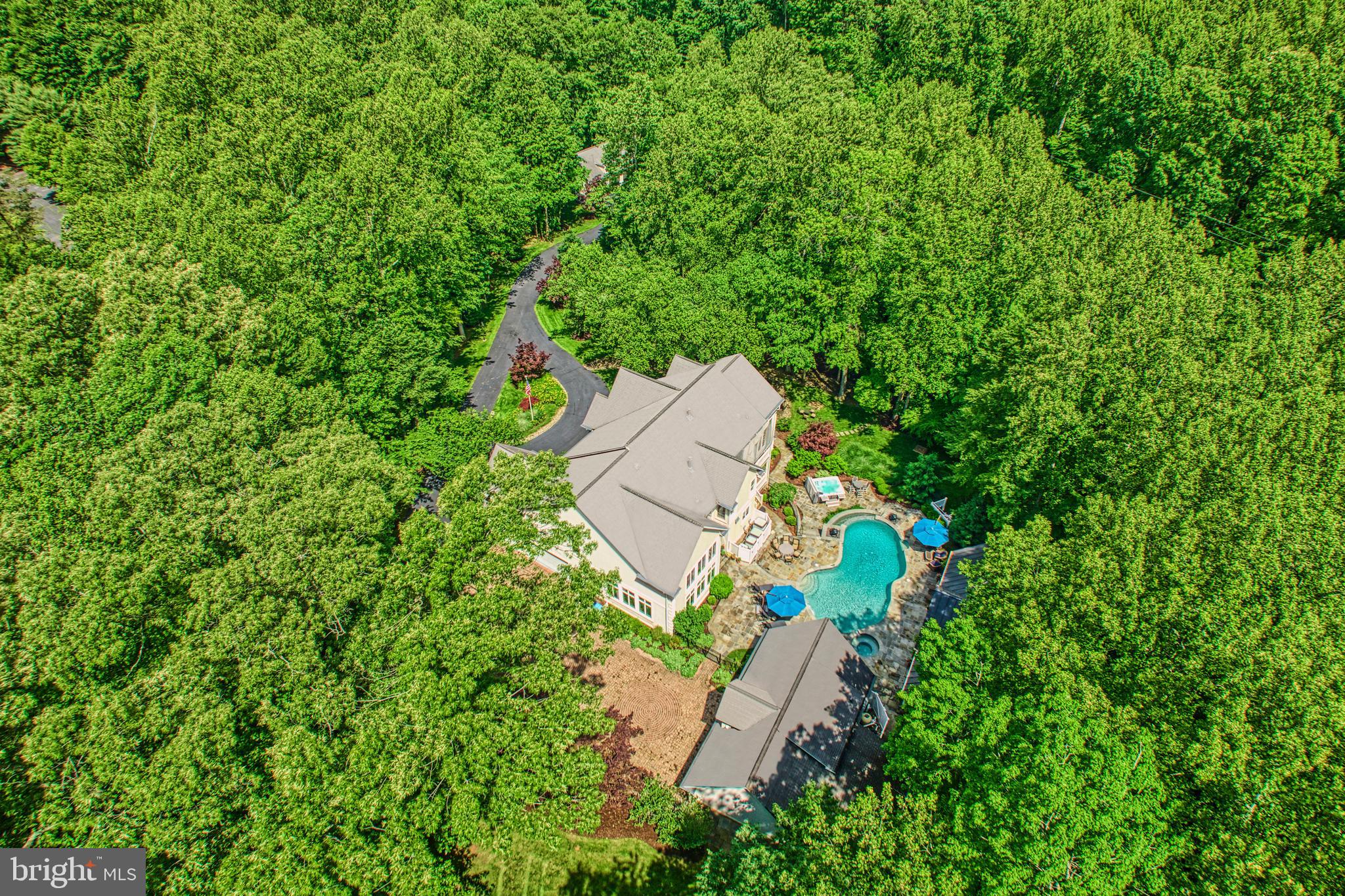 HUNTWOOD MANOR - Residential