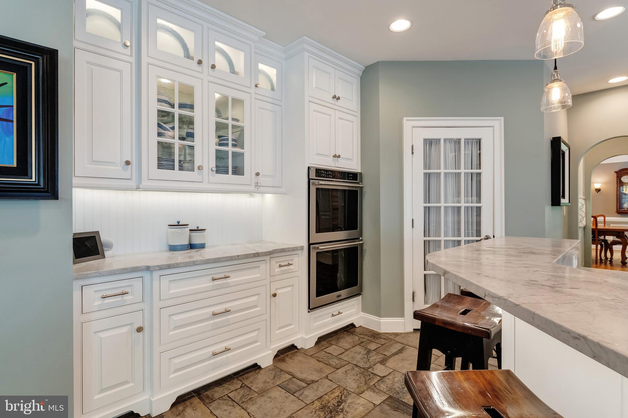 HUNTWOOD MANOR - Residential