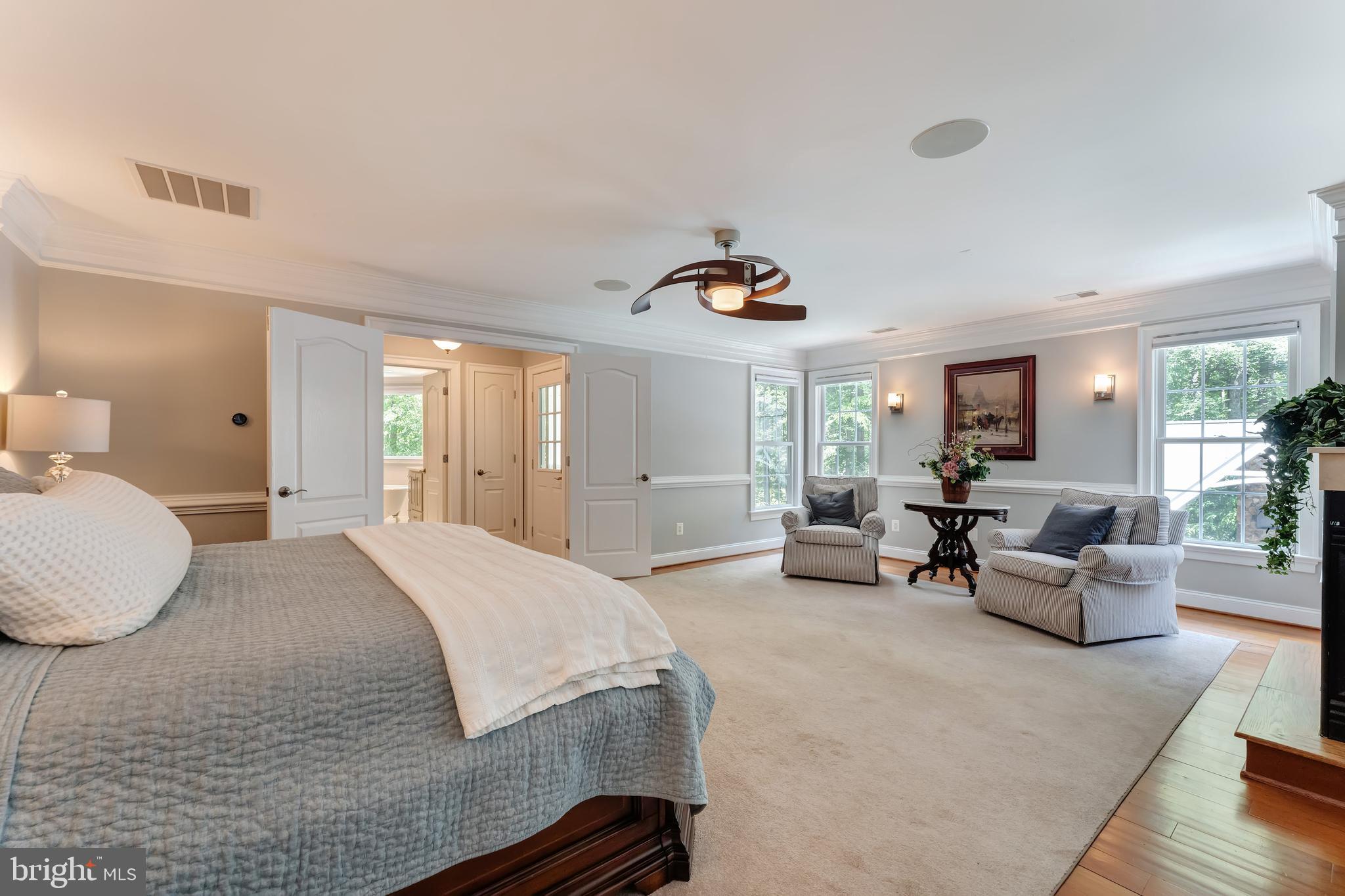 HUNTWOOD MANOR - Residential