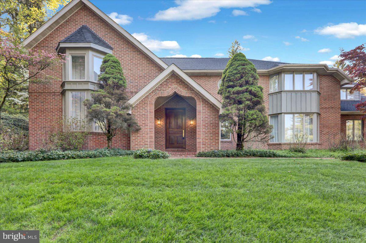 HESSIAN PINES - Residential