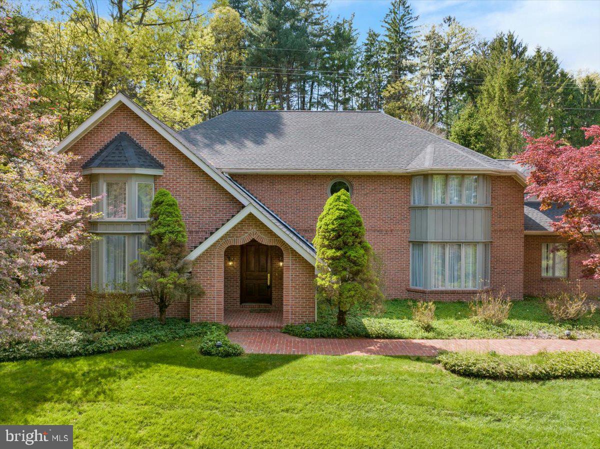 HESSIAN PINES - Residential