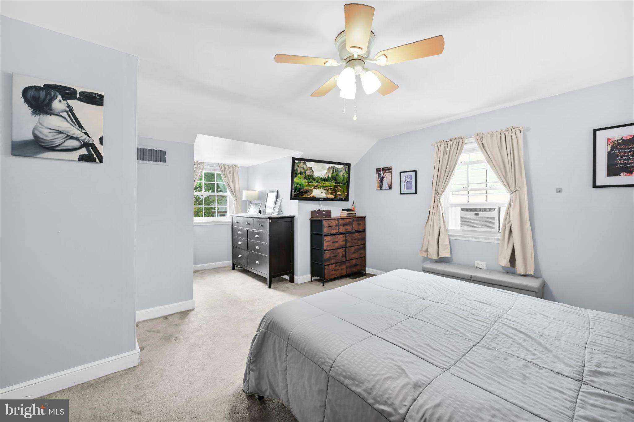 LINCOLN PARK - Residential