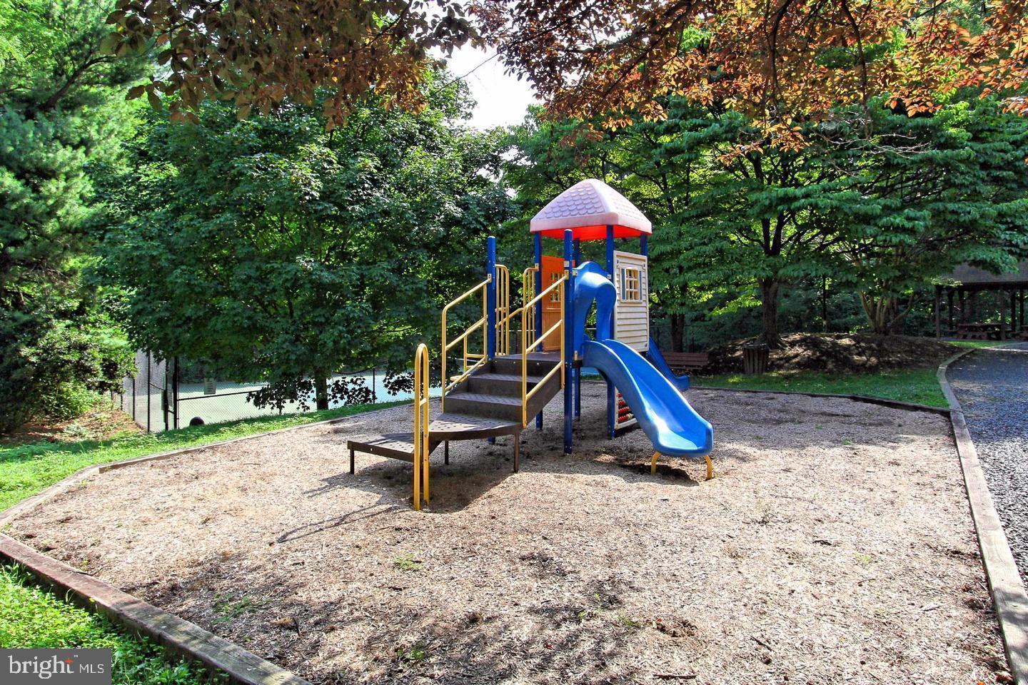 PARK  FAIRFAX - Residential Lease