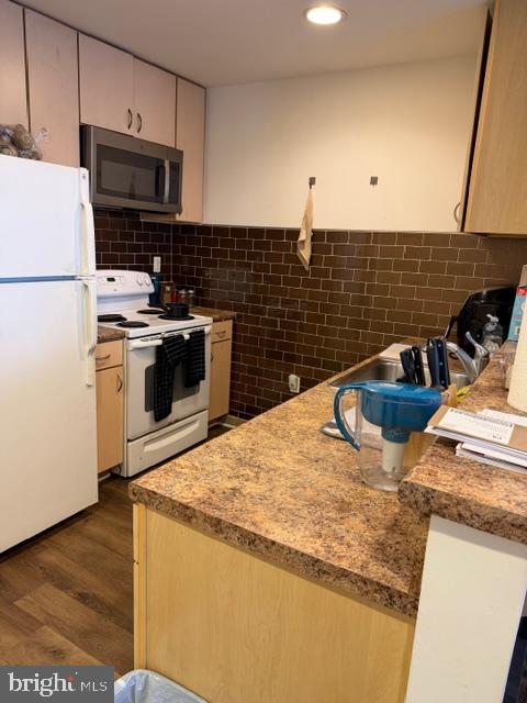 PHILADELPHIA - Residential