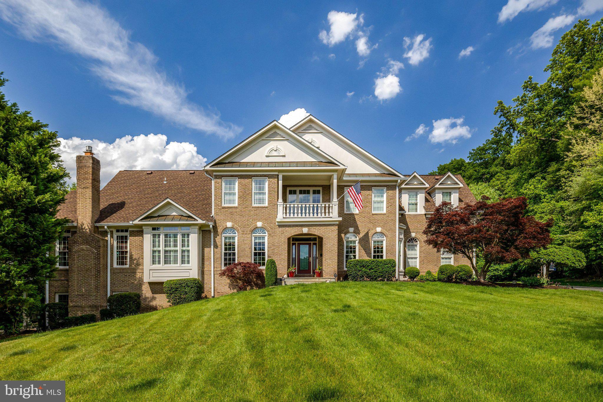 Majestically sited in the desirable Cypress Point neighborhood within the Lowes Island community, this beautifully renovated home showcases a luxury MAIN LEVEL PRIMARY BEDROOM SUITE!  This rare Oakmont model, only 4 built out of 50 homes, offers convenience and ease attained in one level living!  Hardwoods, 10 ft ceilings and crown moldings grace most of the main level, while the back of house feature lofty vaulted ceilings in Kitchen, Family Room and Primary Bedroom Suite.  The gourmet Kitchen, with double ovens, double dishwasher drawers, and wine fridge makes entertaining a breeze in all seasons - whether inside or al fresco dining on deck with the automated awning.  Four additional bedrooms augment this spacious home with over 5100 sqft and boasting the largest storage area of all the models!  Your carefree lifestyle extends to the outside as the HOA maintains all lawn care (mowing, mulching, leaf and snow removal).

The Cypress Point neighborhood borders the Potomac River, Seneca Regional Park and 36 holes of TNGC-DC (separate membership options available).  Cascades Community offers pools, tot lots, walking trails, tennis & pickle ball courts and recreation facilities at various locations.  Convenient to many shops/restaurants as well as all commuting routes!