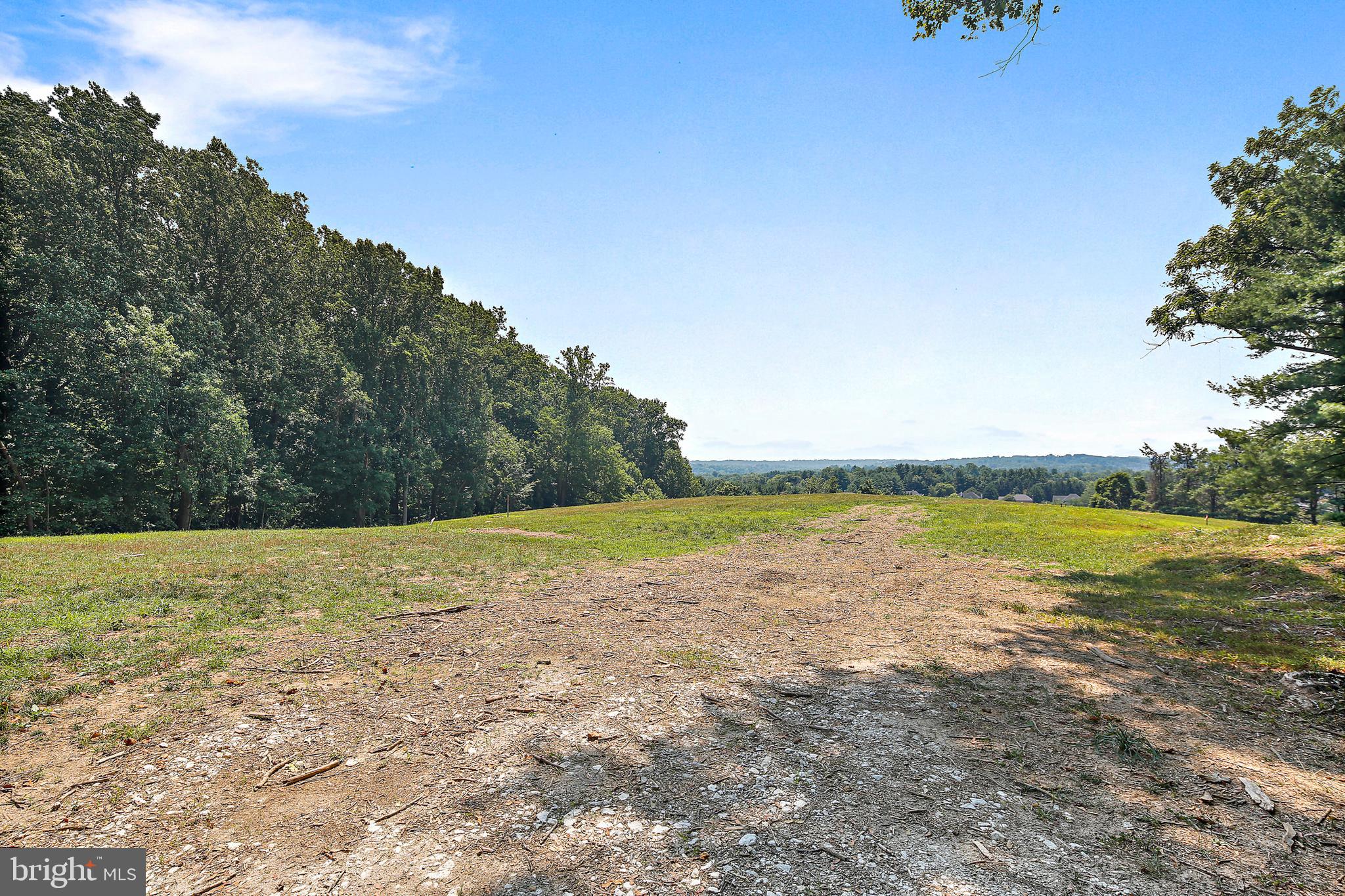 LUTHERVILLE - Land