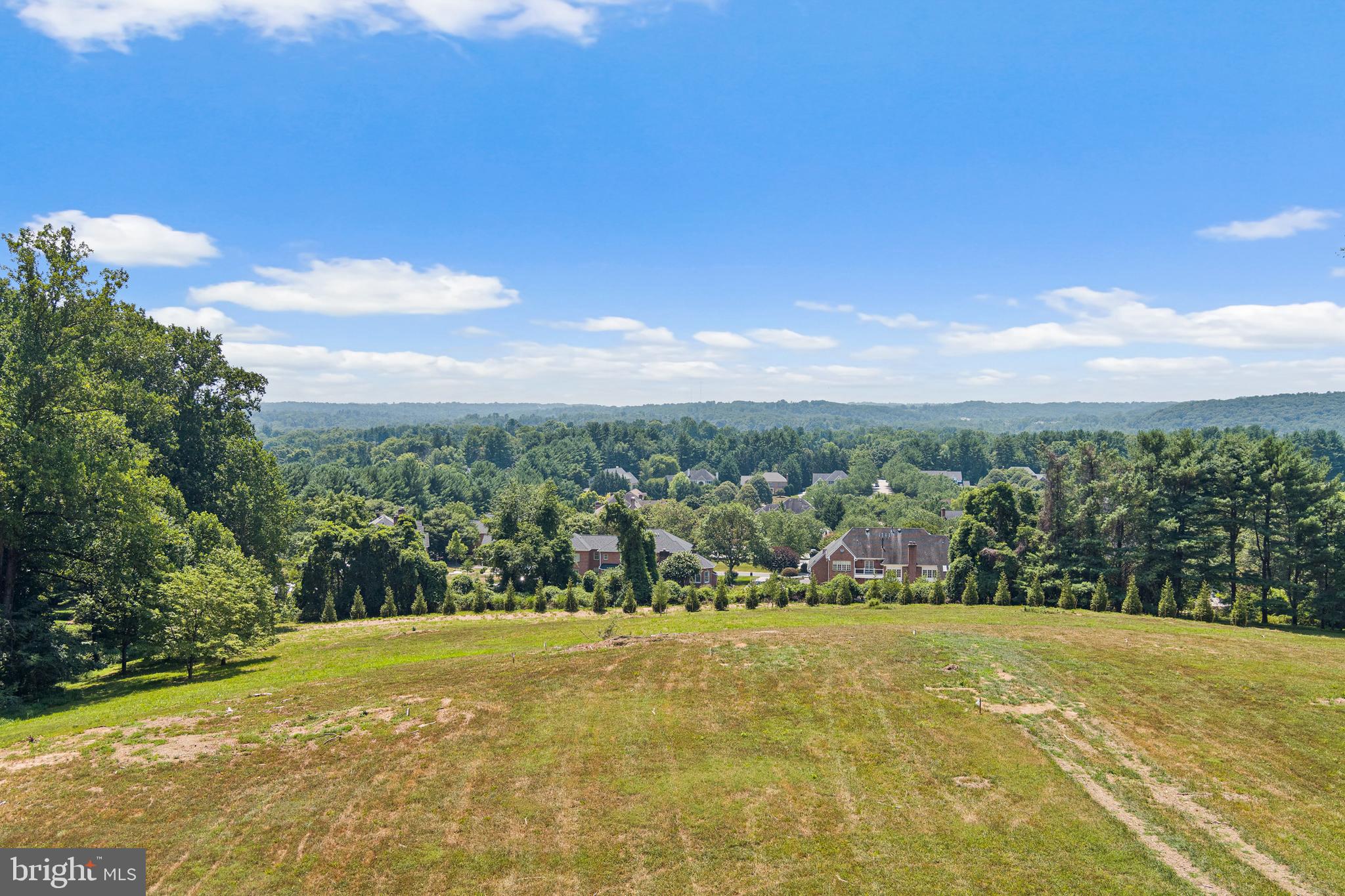 LUTHERVILLE - Land