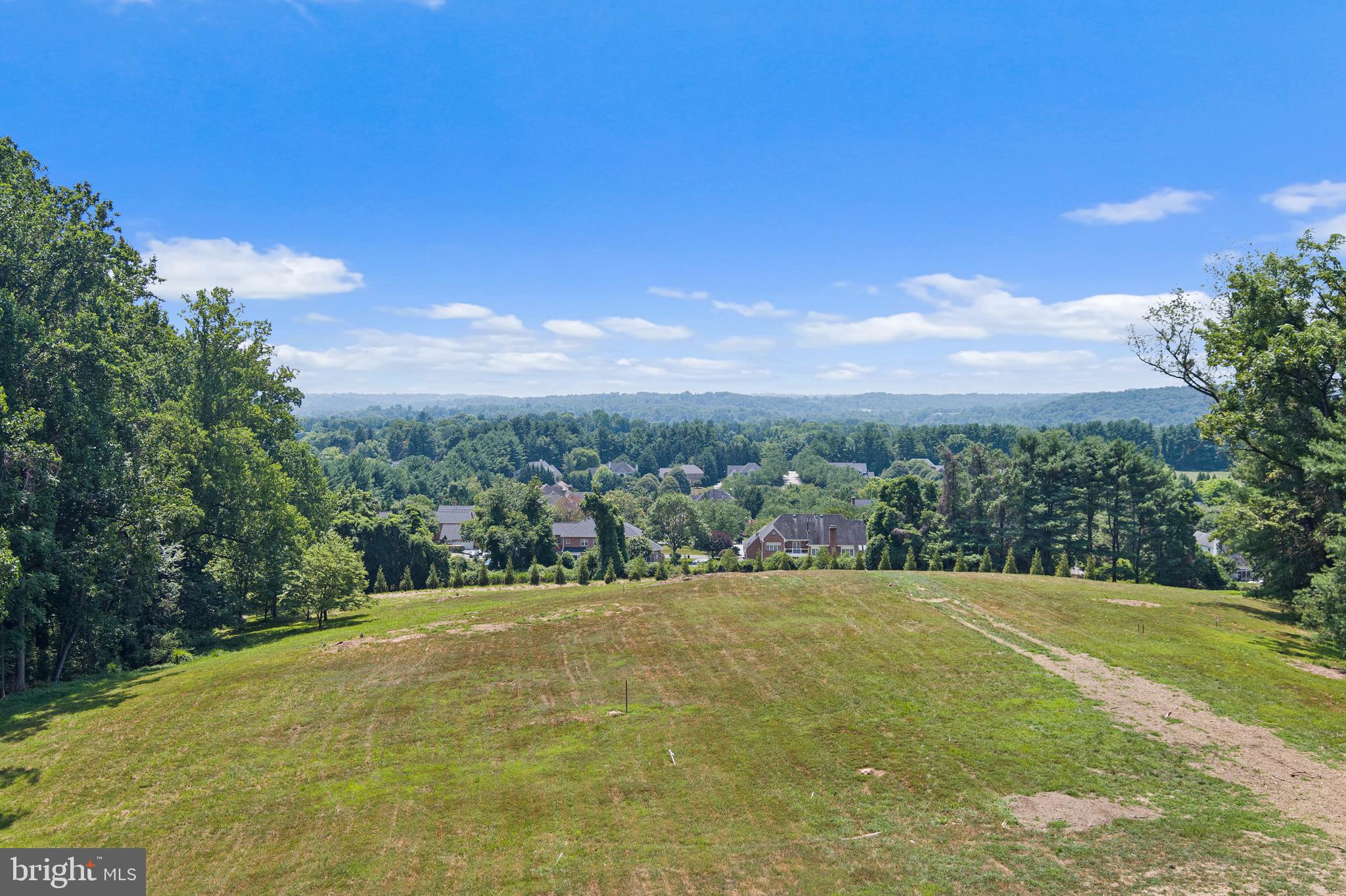 LUTHERVILLE - Land