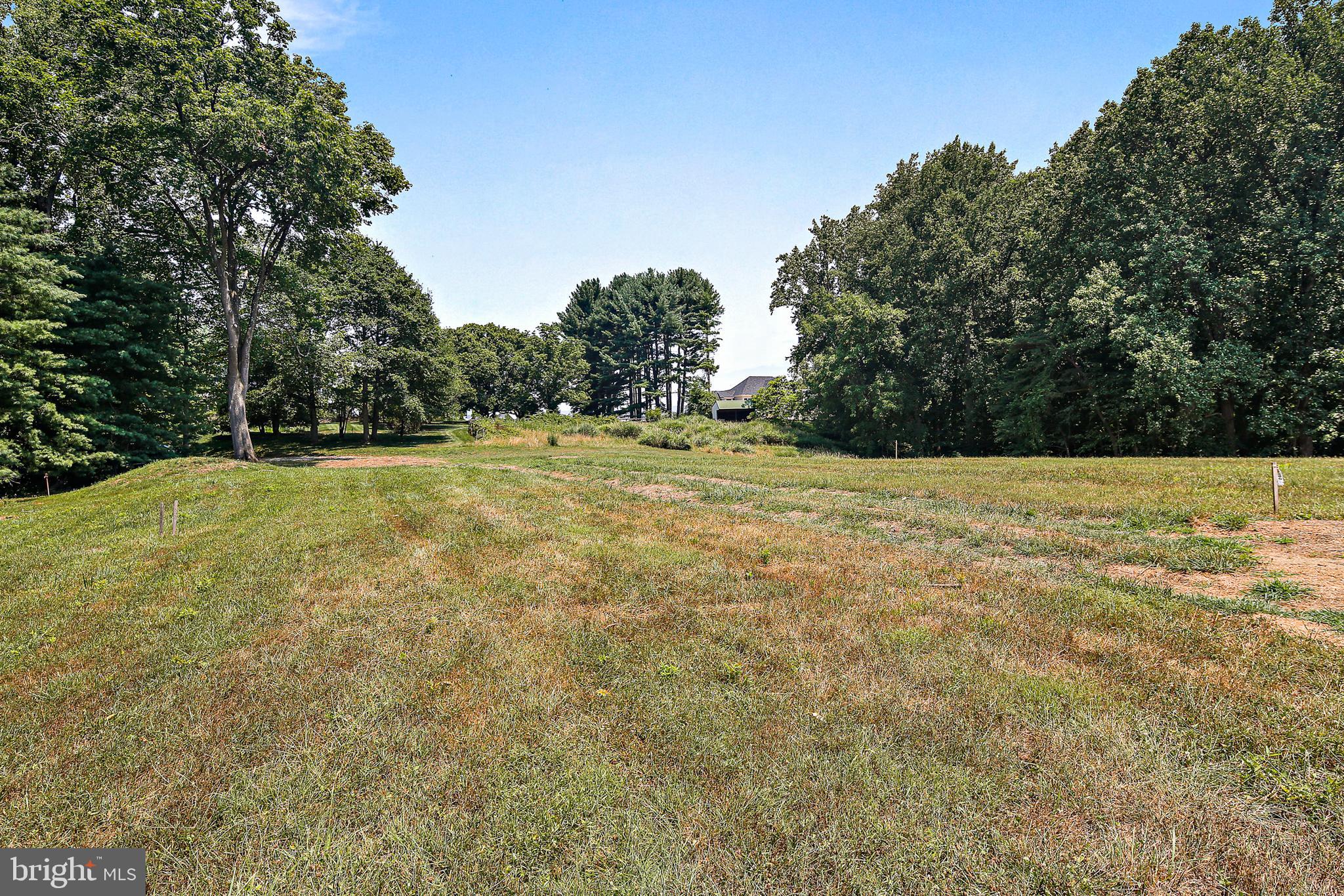 LUTHERVILLE - Land
