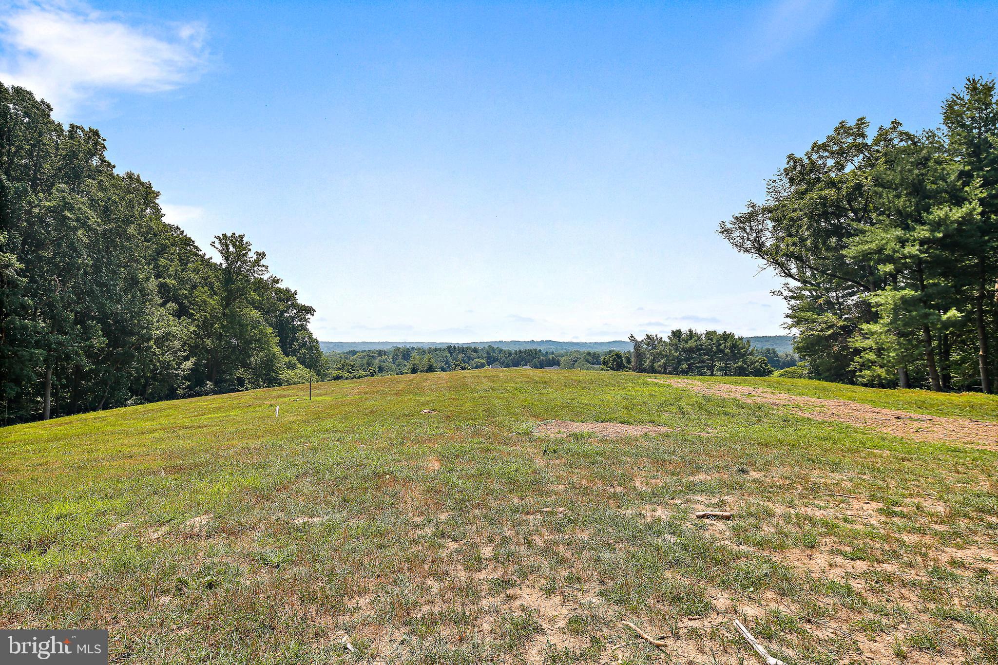 LUTHERVILLE - Land