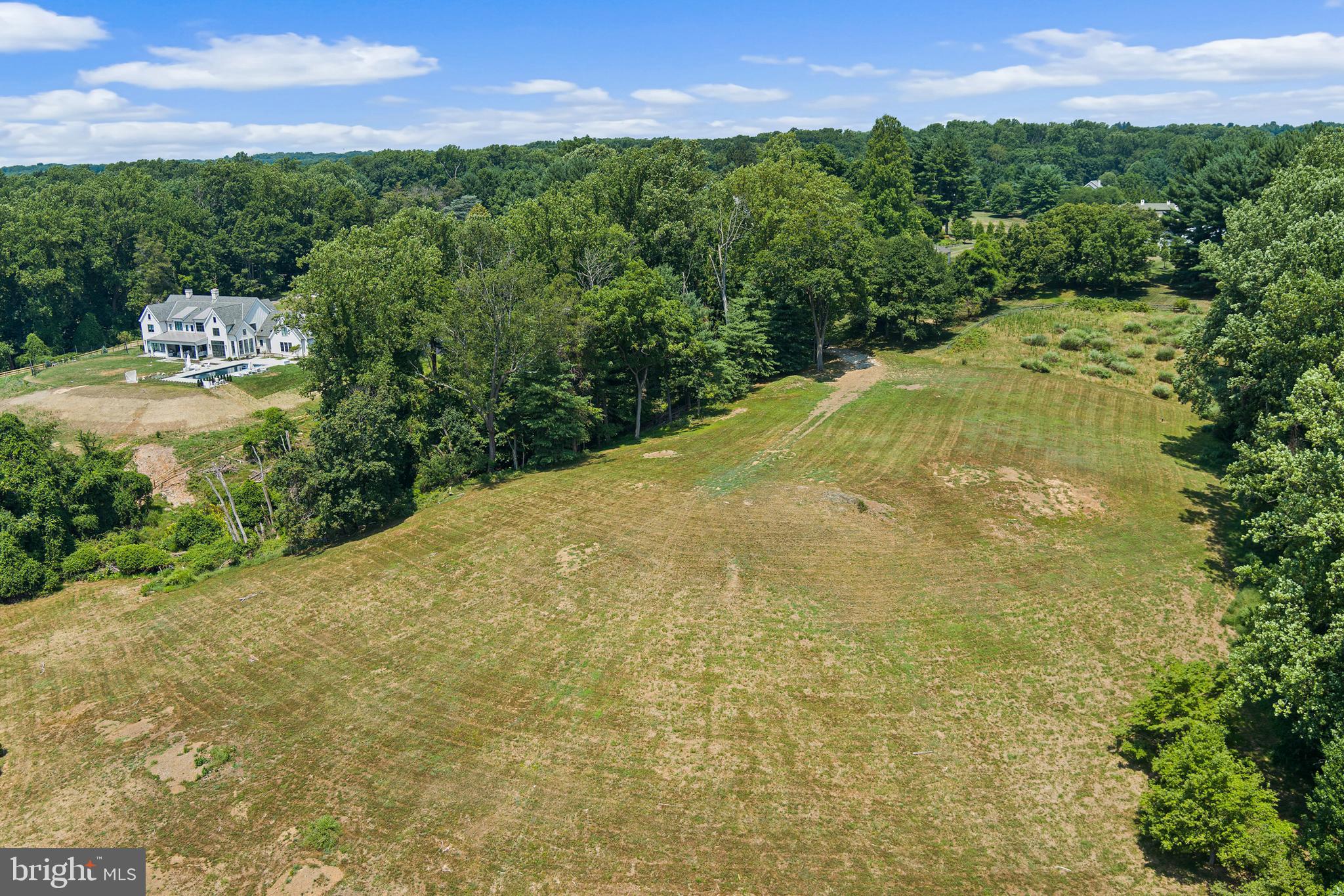 LUTHERVILLE - Land