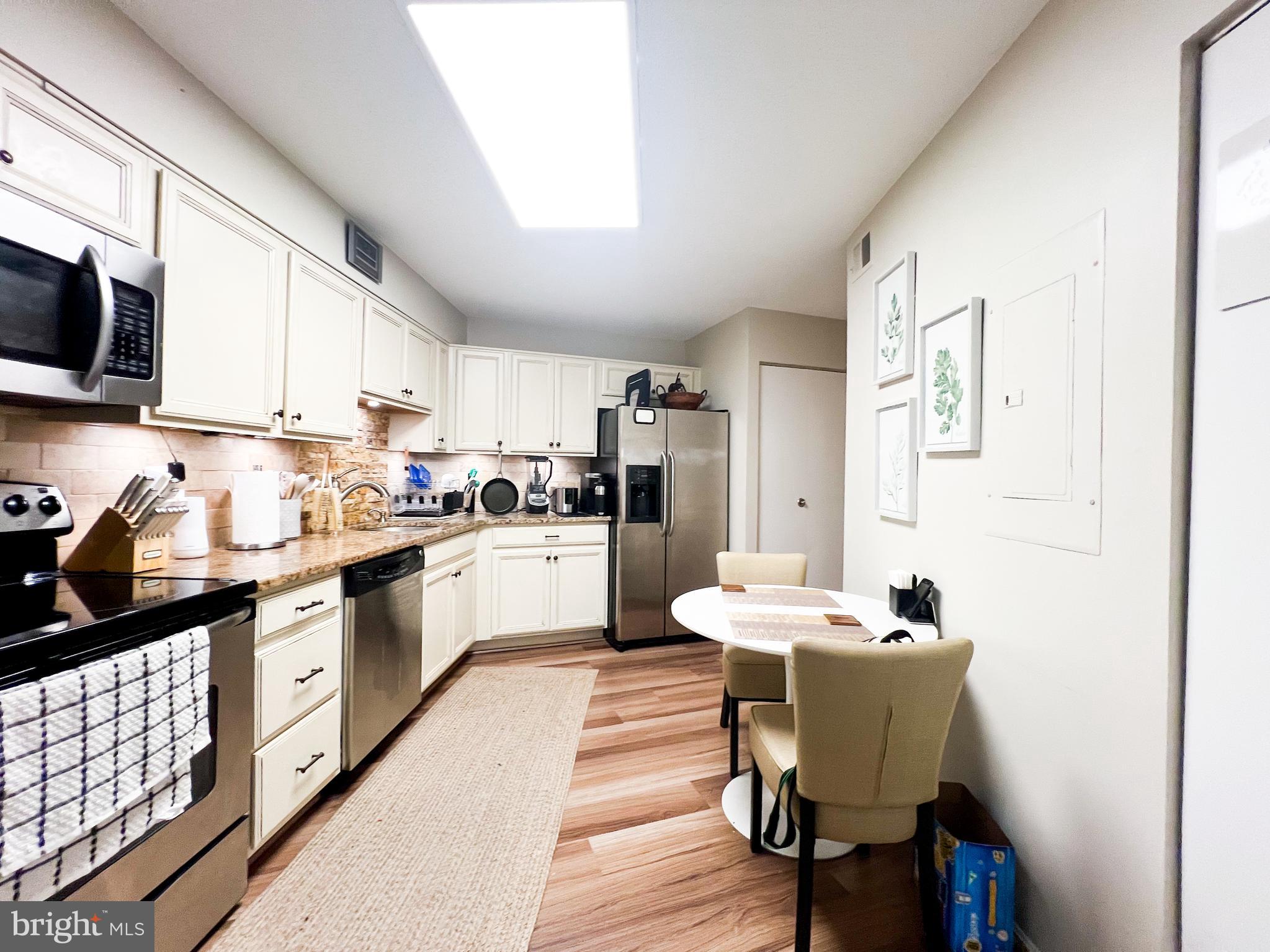 GREENS AT LEISURE WORLD - Residential