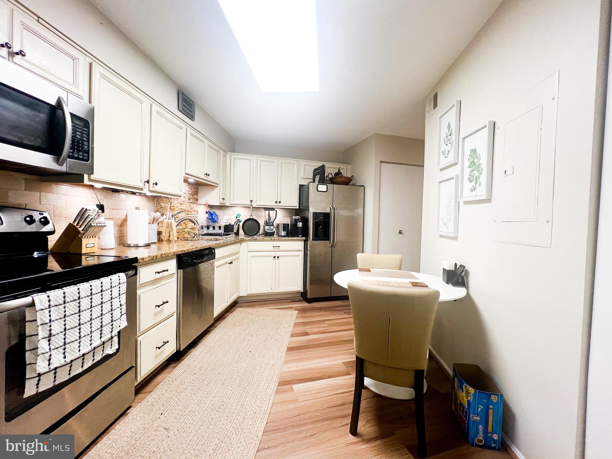 GREENS AT LEISURE WORLD - Residential