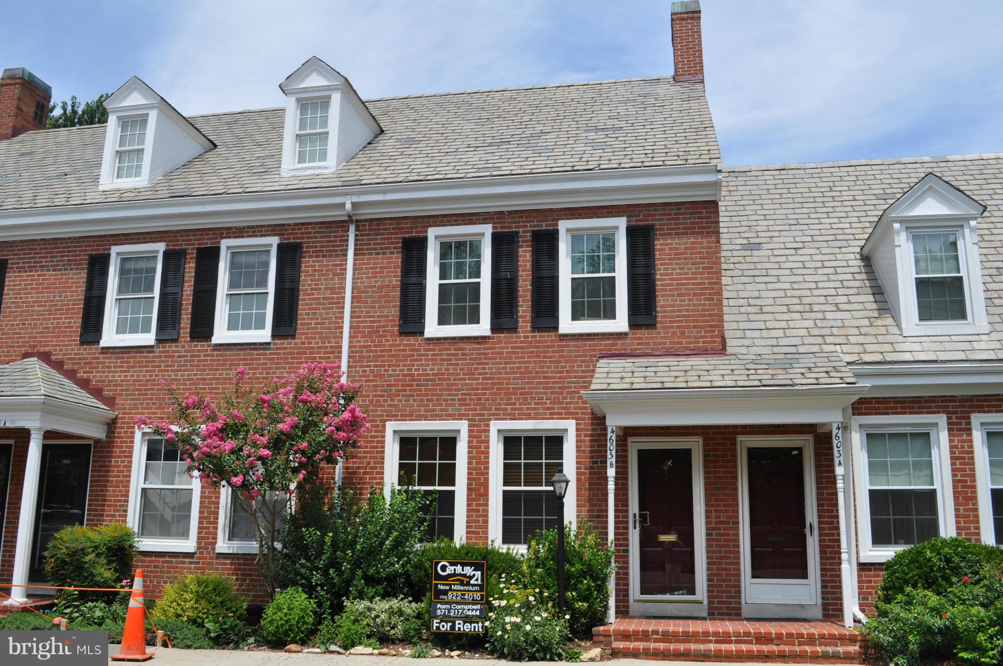 Lovely Clarendon with large slate English Garden. Hdw on main level.   Kit. has newer appliances, travertine tile backsplash and raised ceiling, Lower level w/ FR plus extra room that could be used as a bedroom, Washer and Dryer and Full Bath. Two large bedrooms on upper level and huge floored attic. Newer windows. Backs to common area. Great location, sought after model. Reserved parking space #4