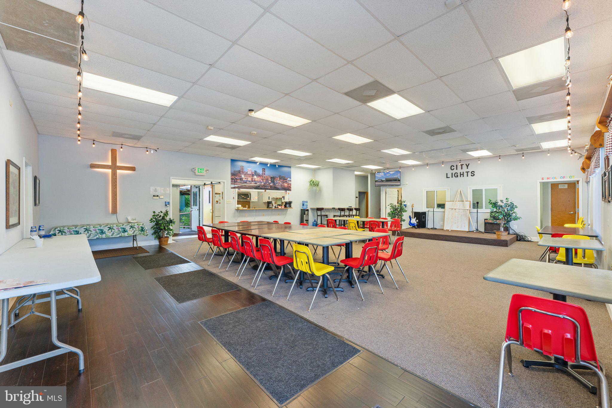 DUNDALK - Commercial Sale