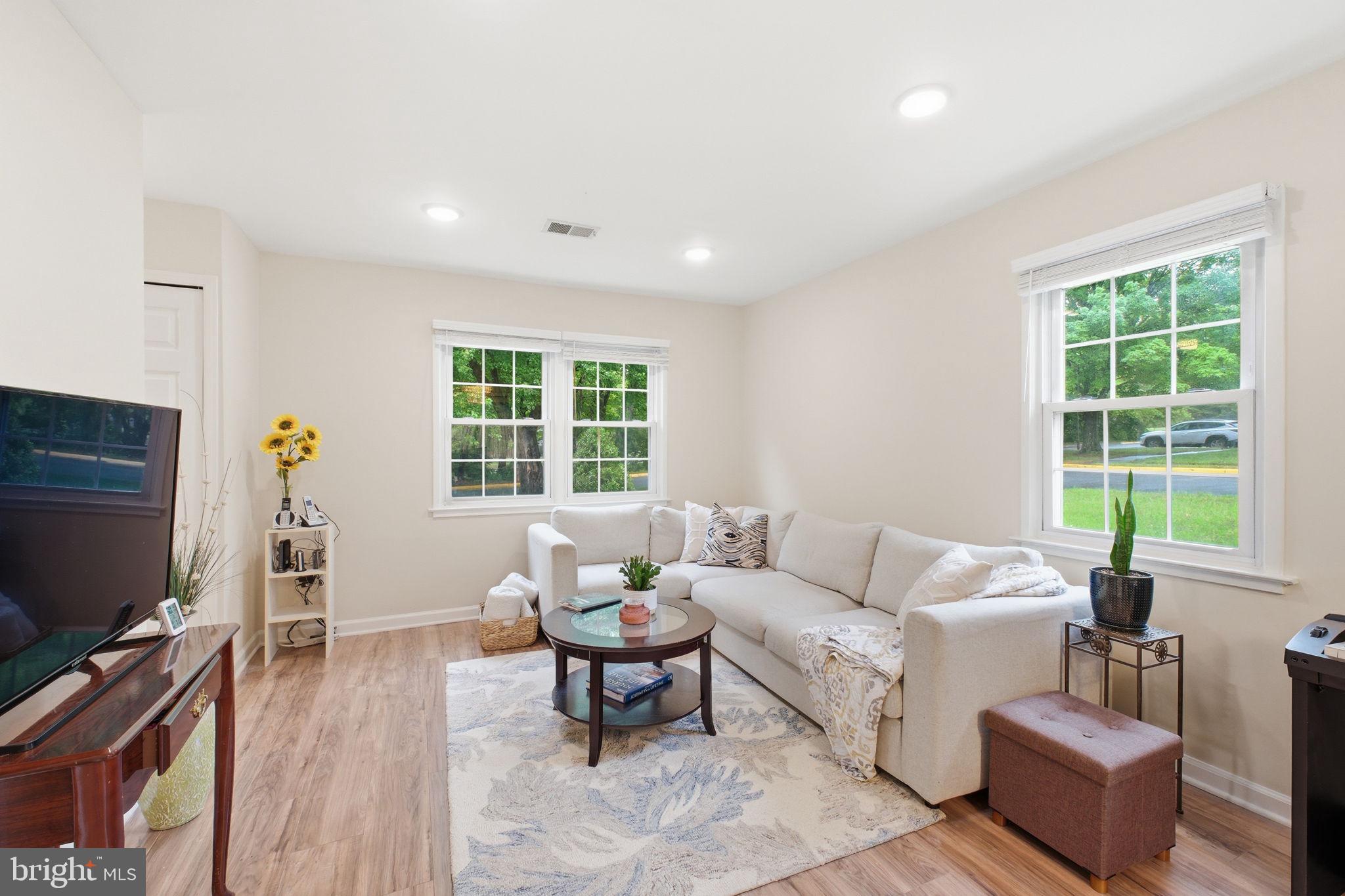 NEWINGTON STATION - Residential