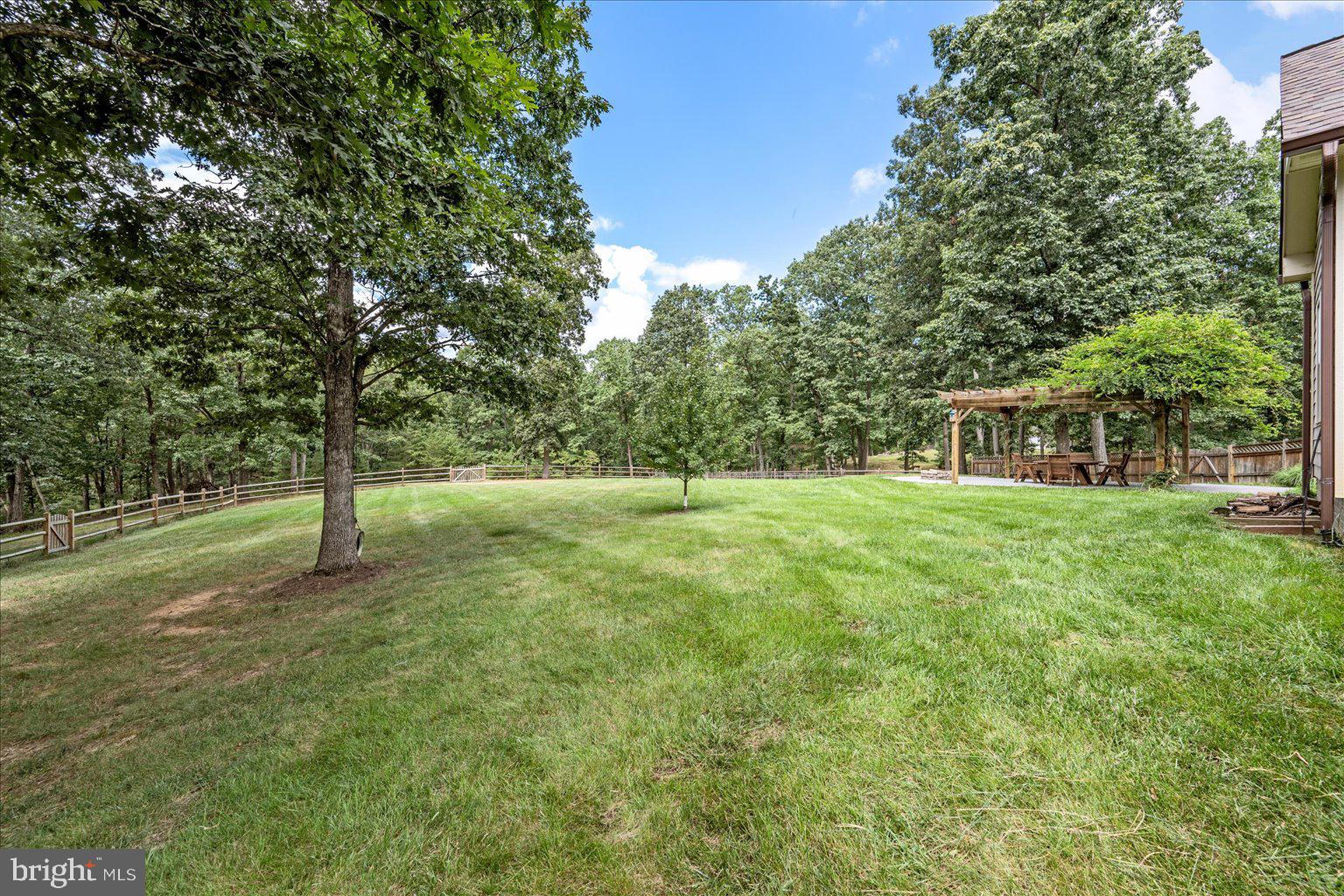 CHRISTO REY - Residential