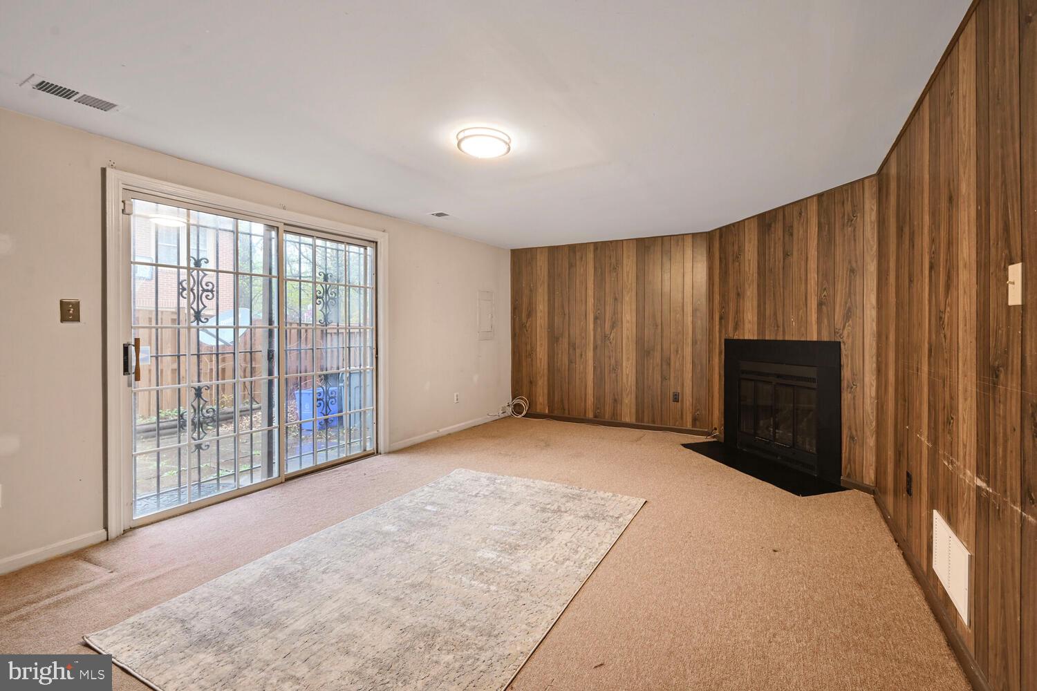 WOODSIDE - Residential