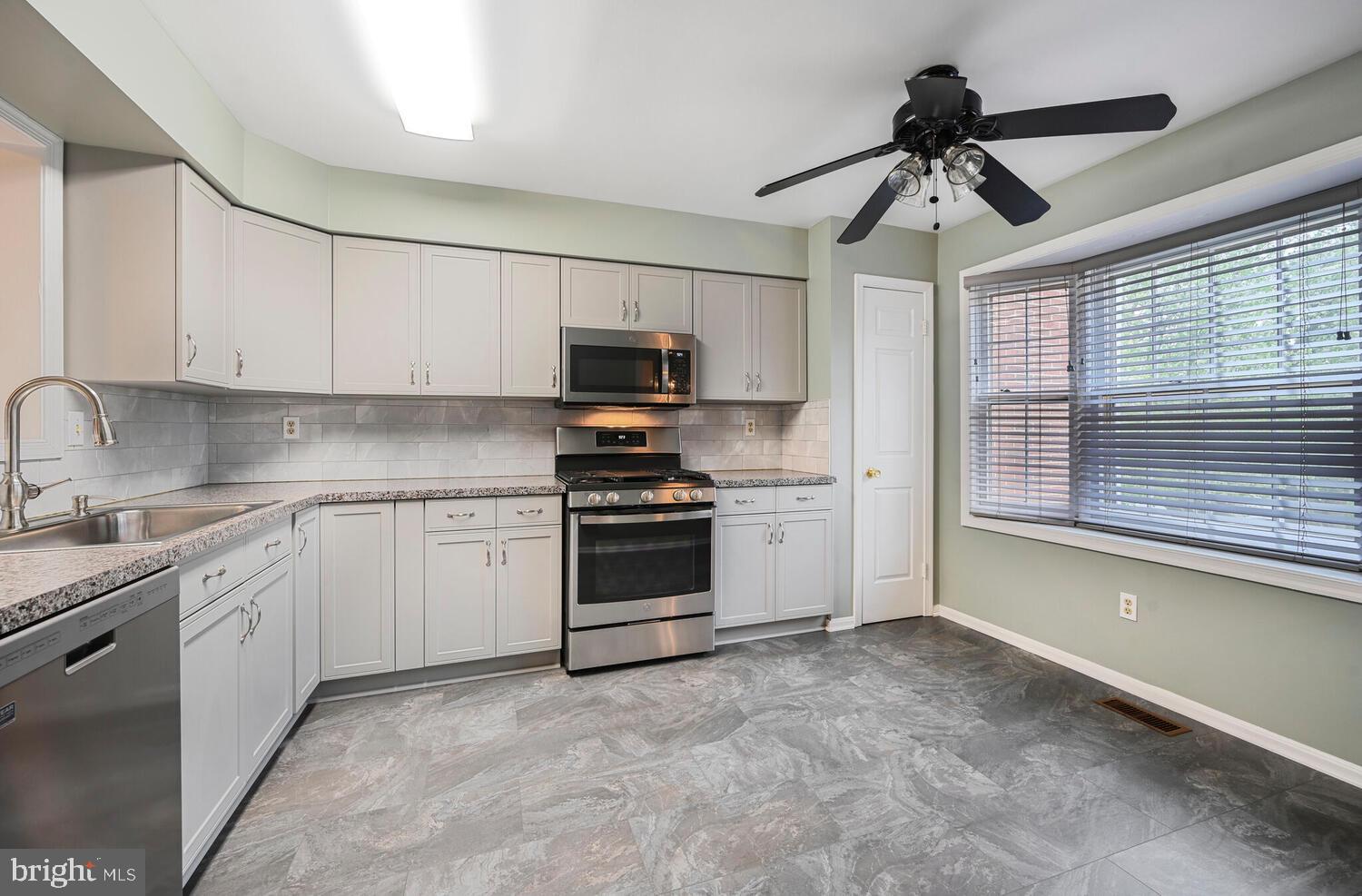 WOODSIDE - Residential