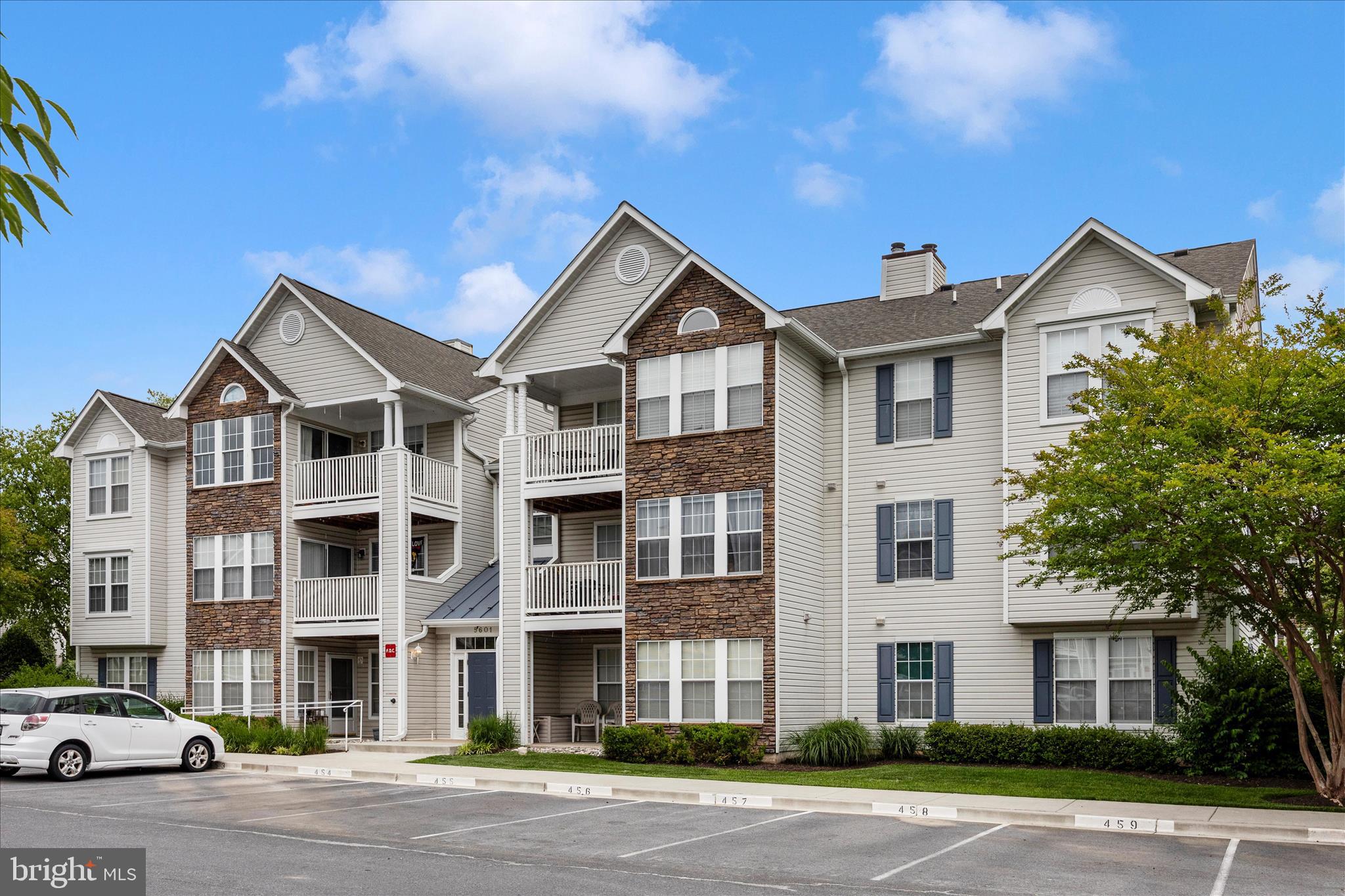 1st Floor condo in Ballenger Creek, NO CITY TAXES, great commuter location avoid the gridlock on Rt15!!  This home offers a 2 Bedroom split floor plan with 2 full Baths, spacious open Livingroom, galley Kitchen with eat in table space and outside Patio .  Owner has meticulously maintained this home, beautiful new flooring in the main areas and home painted a neutral color.  A full size Washer and Dryer is tucked away in the mechanical closet.  The Patio allows direct access to the common yard space for your enjoyment or walking your dog.
 Enjoy easy, low maintenance living in this updated one-level condo.  Looking for convenient commuter base and one floor living this charming condo checks all the boxes!