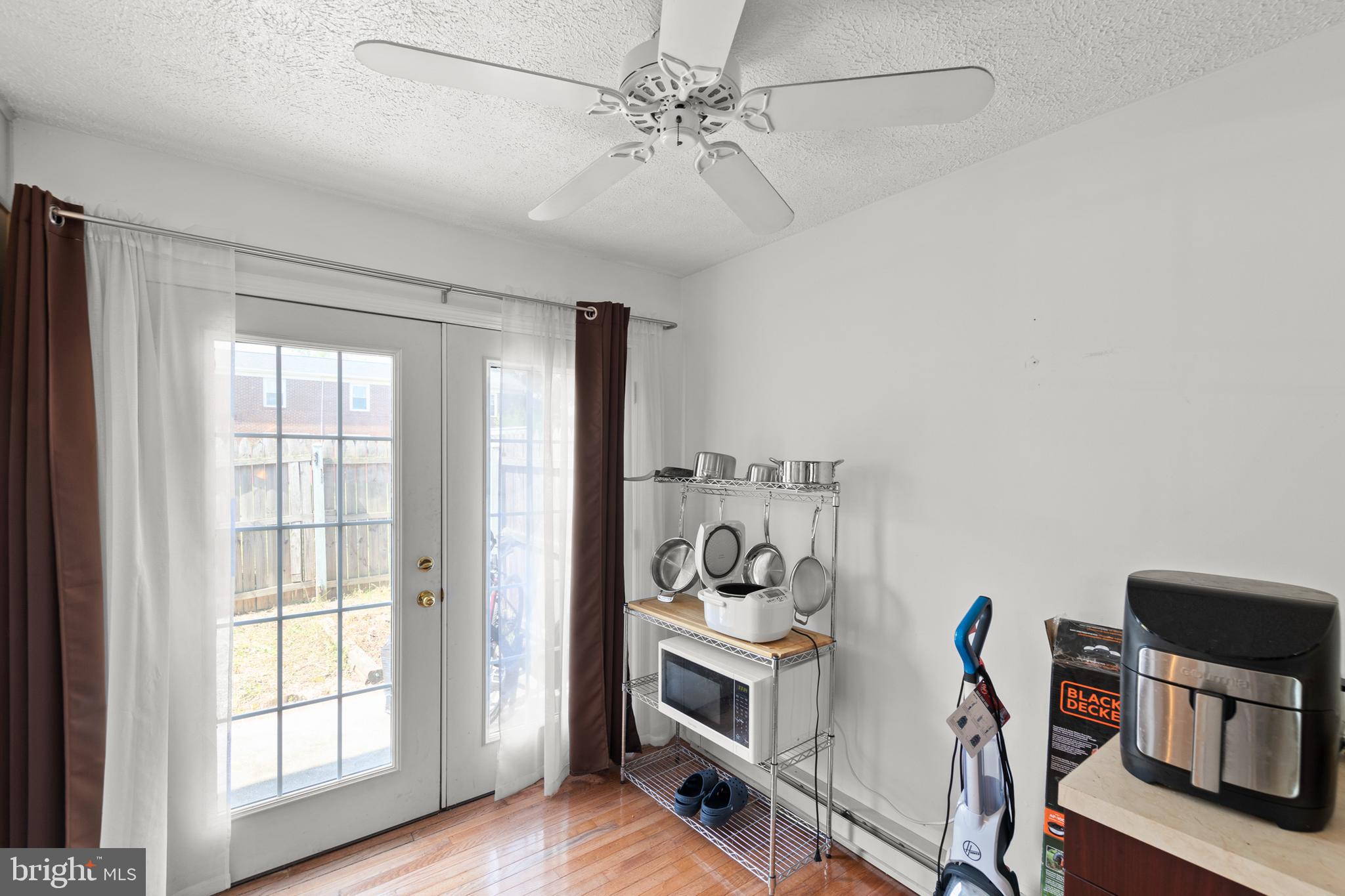 LAKEVIEW TOWNHOUSES - Residential