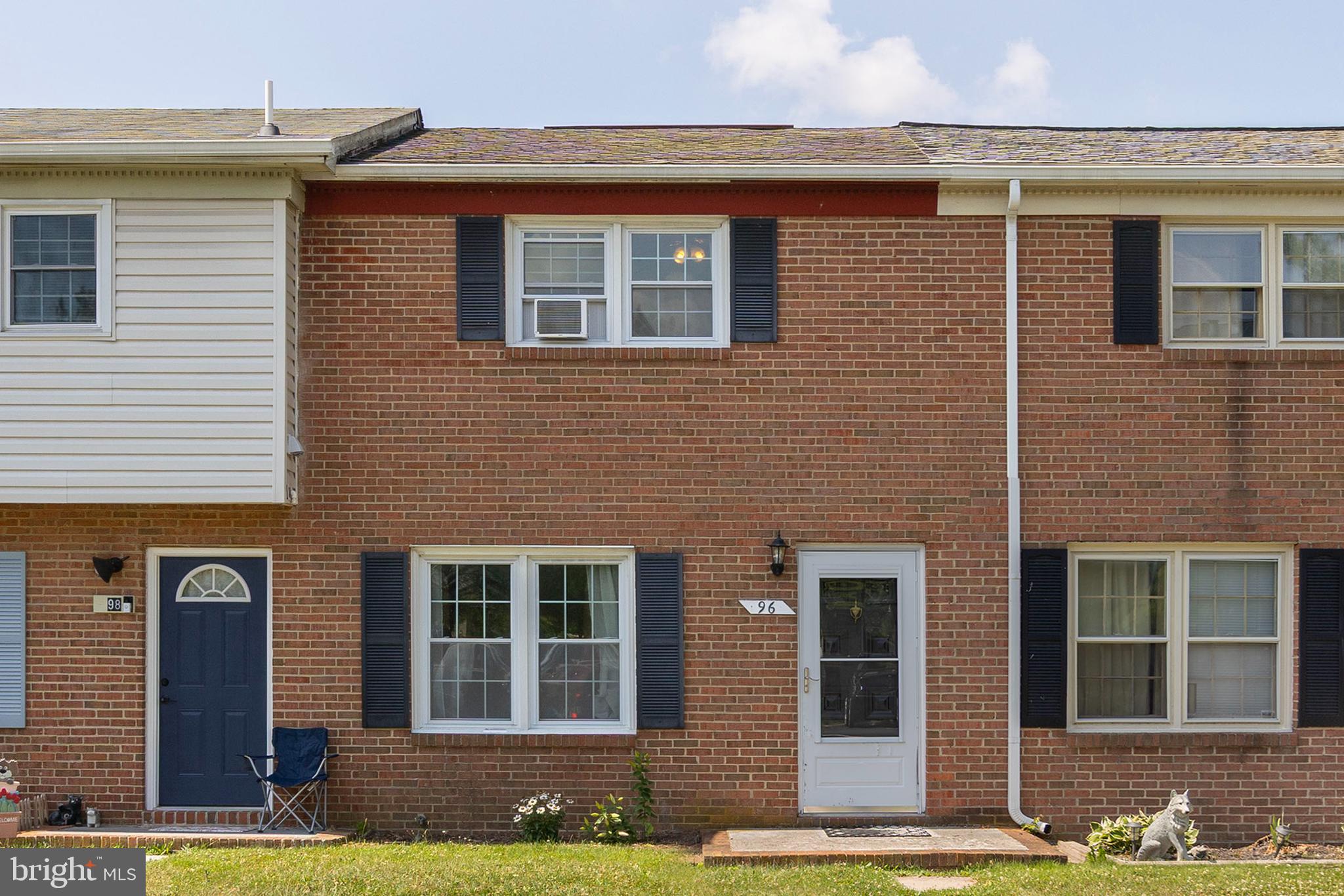 LAKEVIEW TOWNHOUSES - Residential