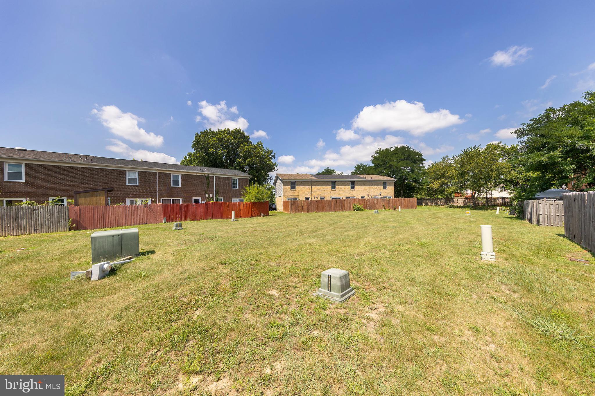 LAKEVIEW TOWNHOUSES - Residential