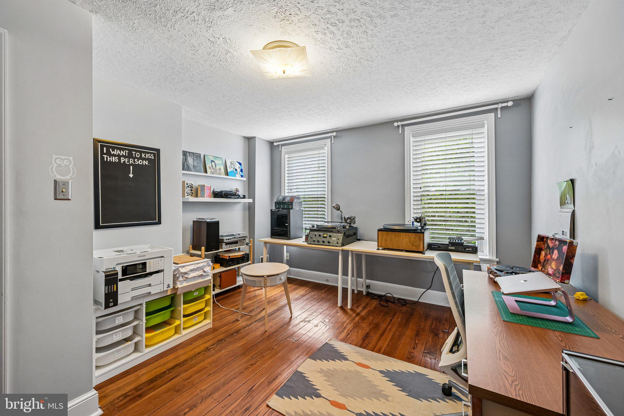 EAST FALLS - Residential