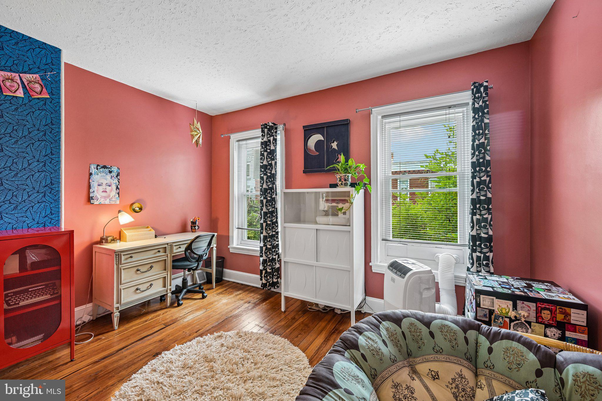 EAST FALLS - Residential