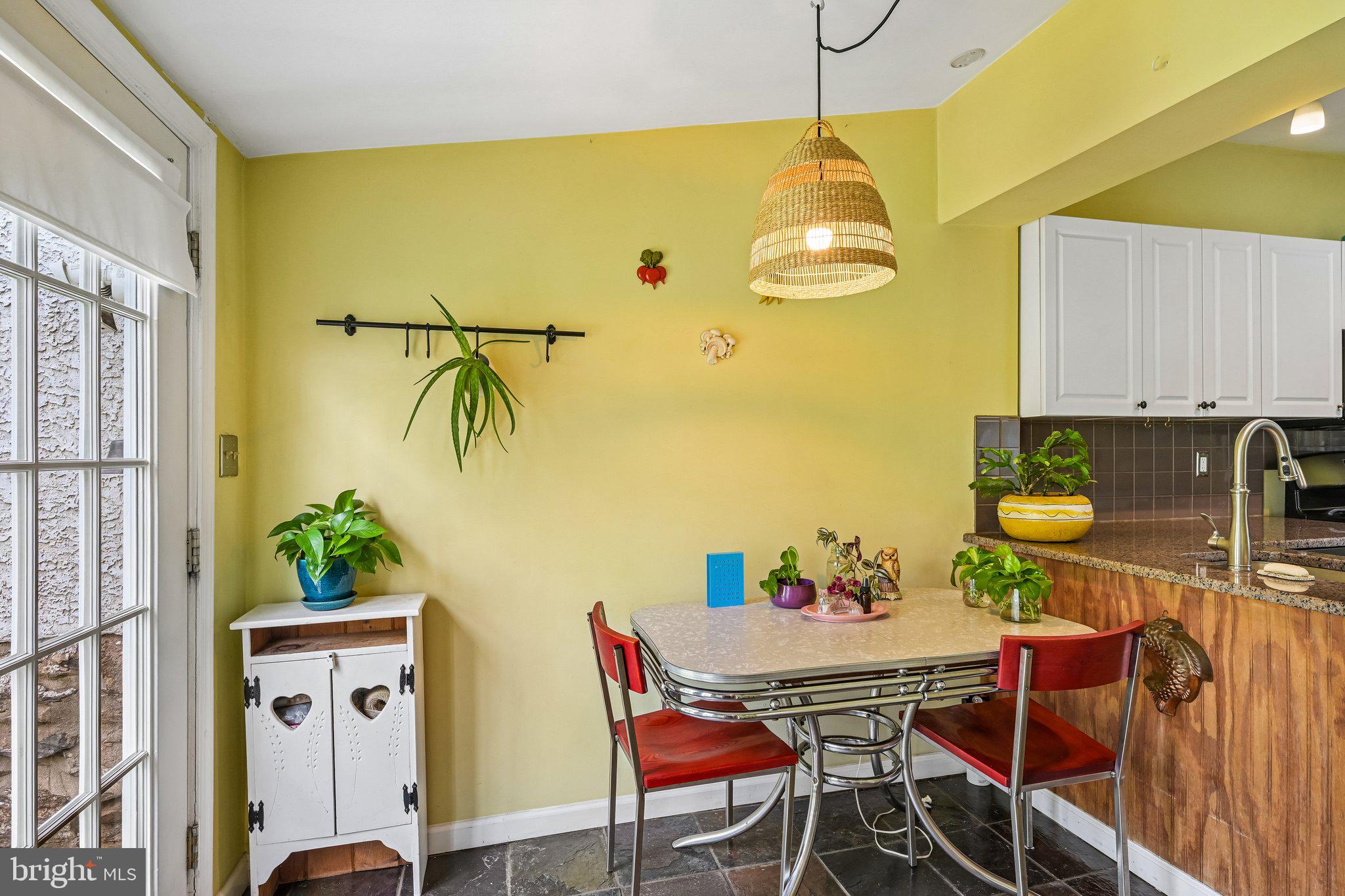 EAST FALLS - Residential