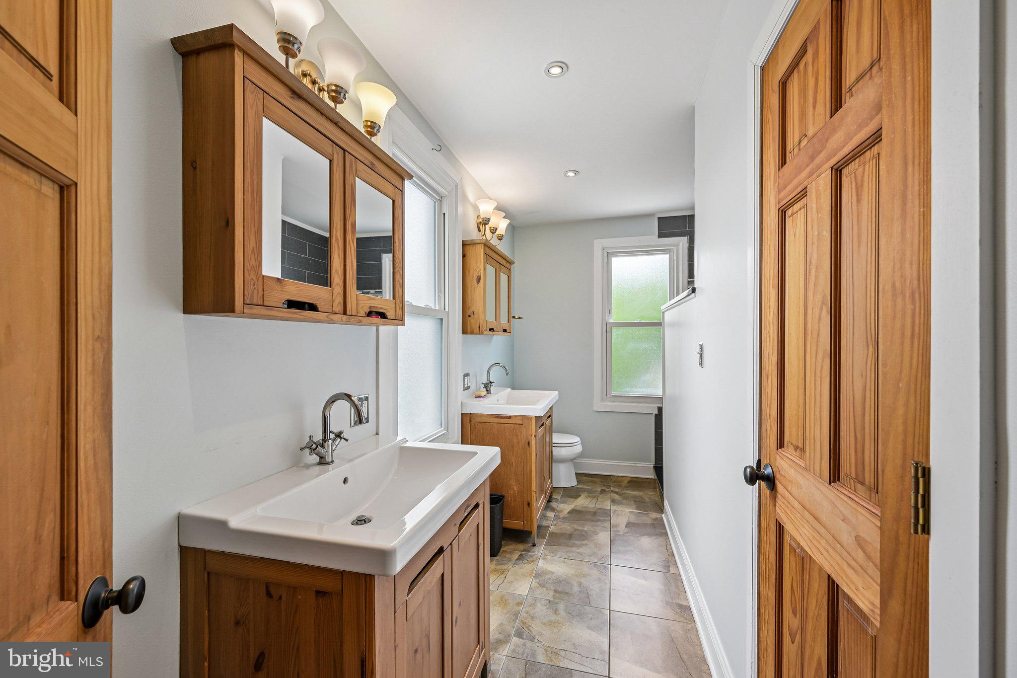EAST FALLS - Residential