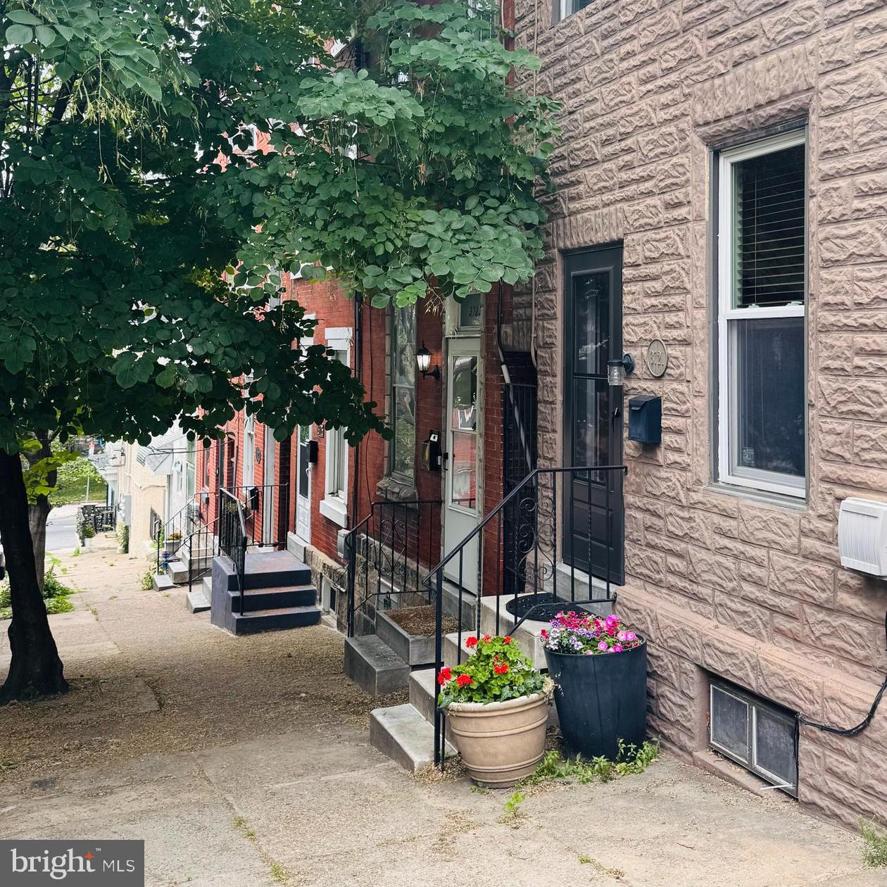 EAST FALLS - Residential