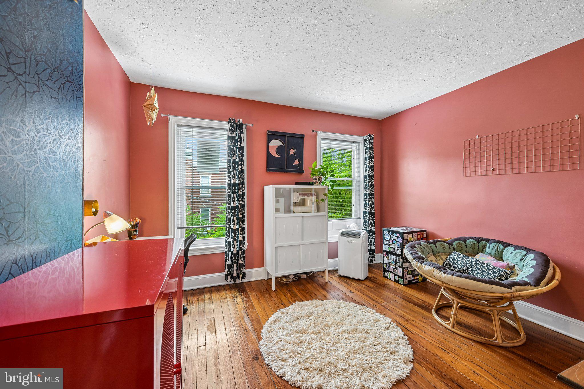 EAST FALLS - Residential