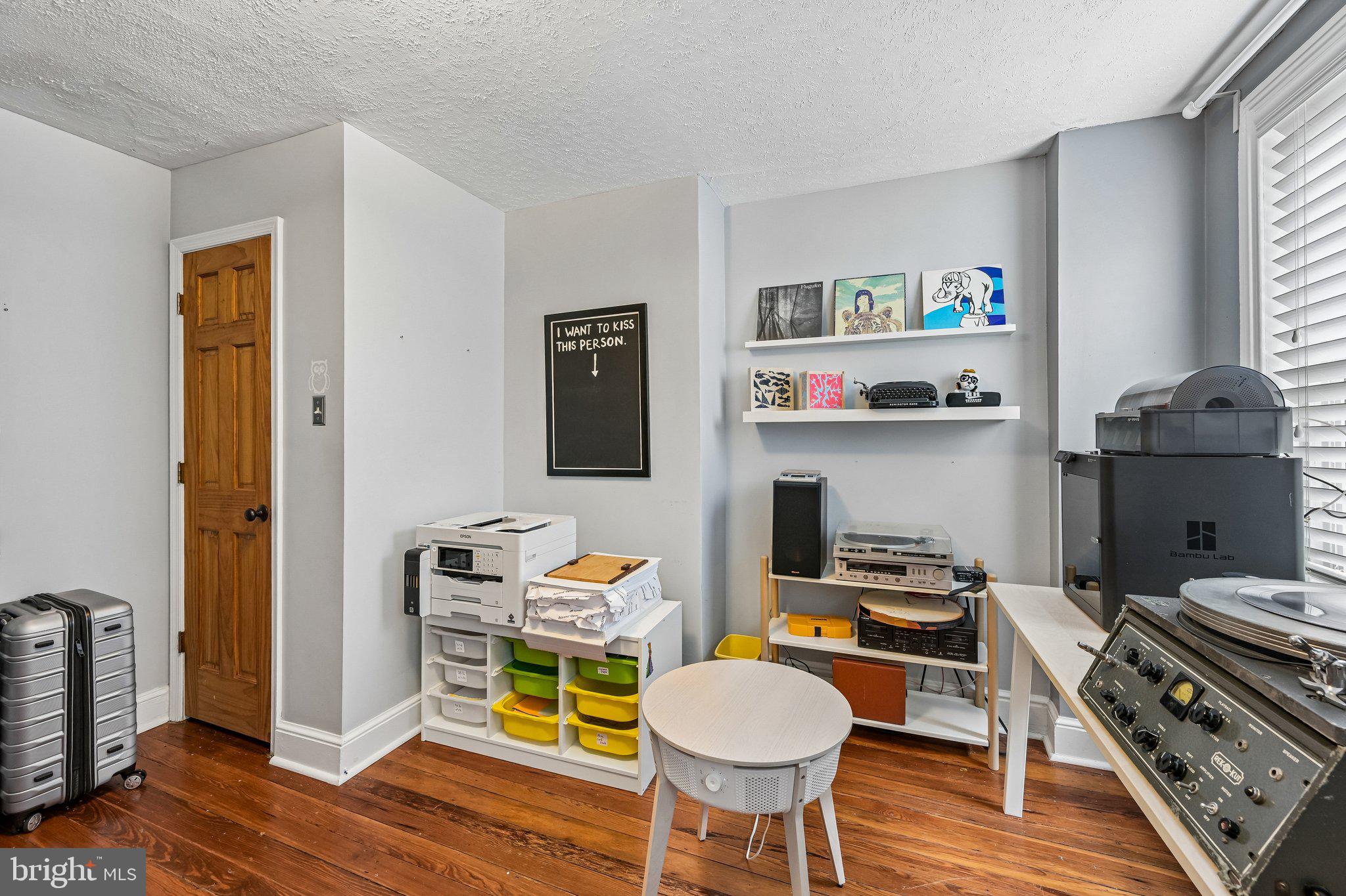 EAST FALLS - Residential