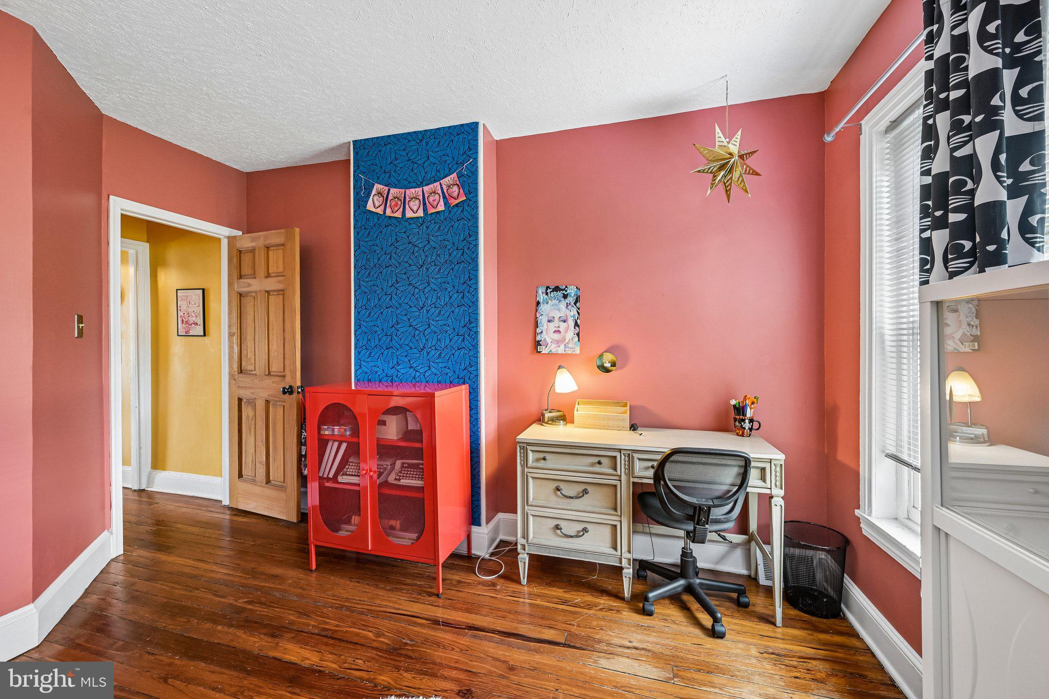 EAST FALLS - Residential