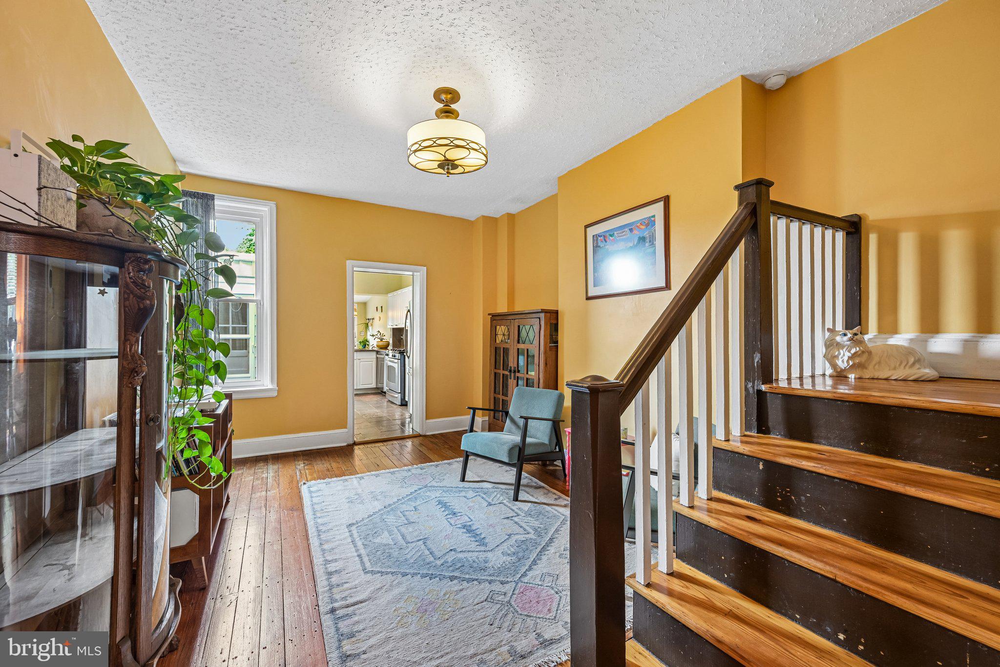 EAST FALLS - Residential