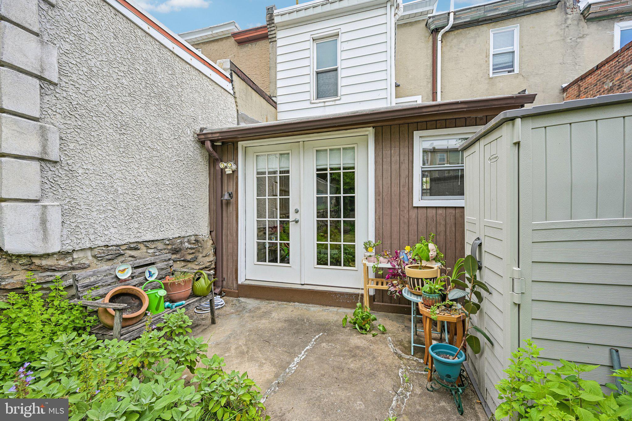 EAST FALLS - Residential
