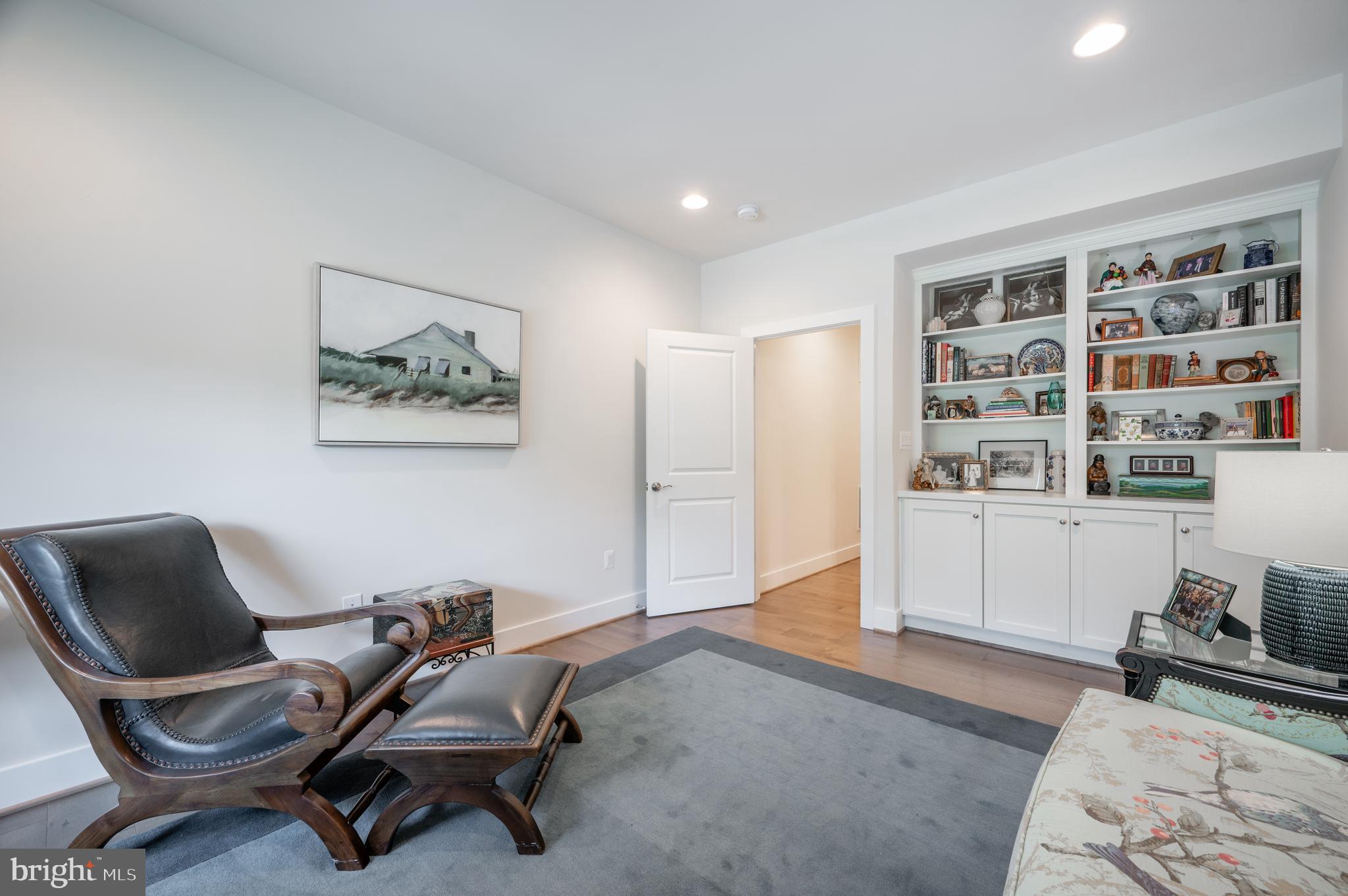 THE RESIDENCES AT MCCONNELL MANOR - Residential