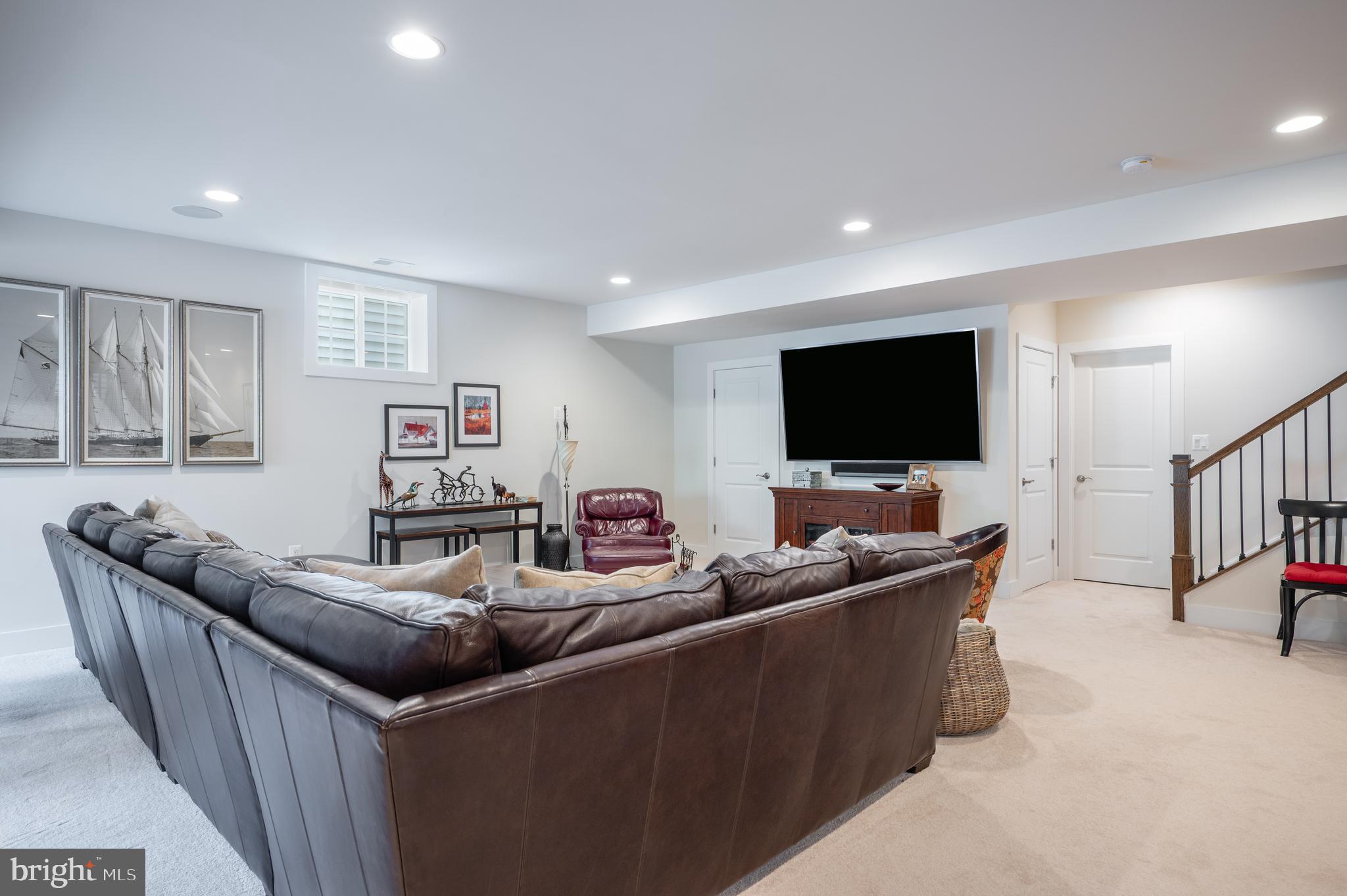 THE RESIDENCES AT MCCONNELL MANOR - Residential