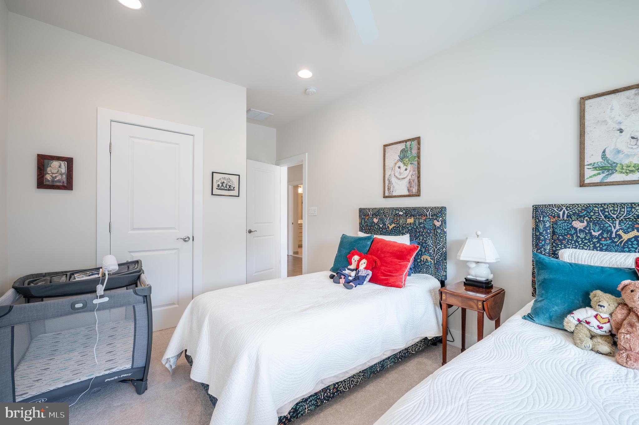 THE RESIDENCES AT MCCONNELL MANOR - Residential